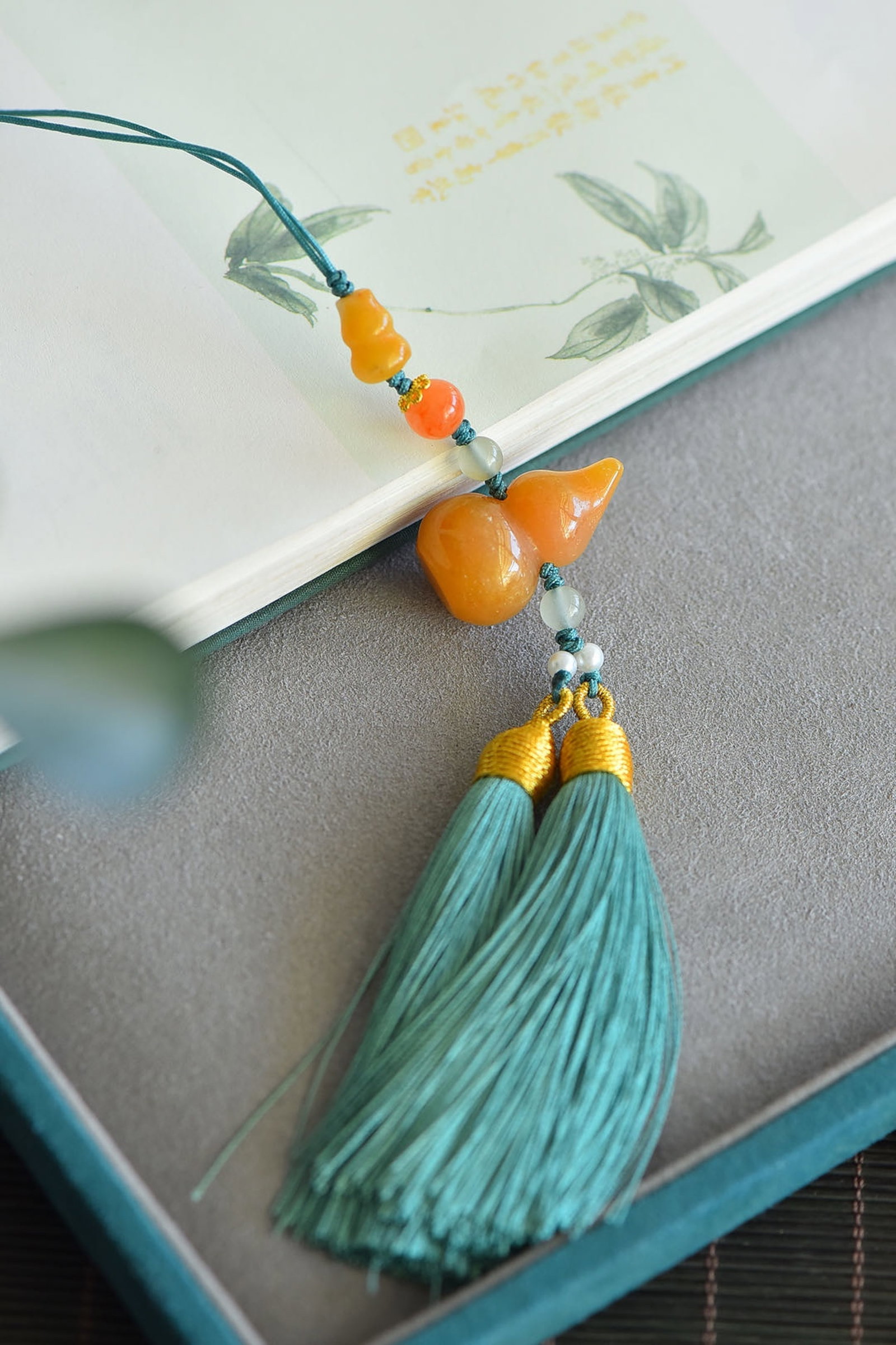 An Exquisite Yellow Jade Gourd Pendant: An Exquisite Yellow Jade Gourd Pendant,Size:1.2inx0.7in 黄玉葫芦挂件
