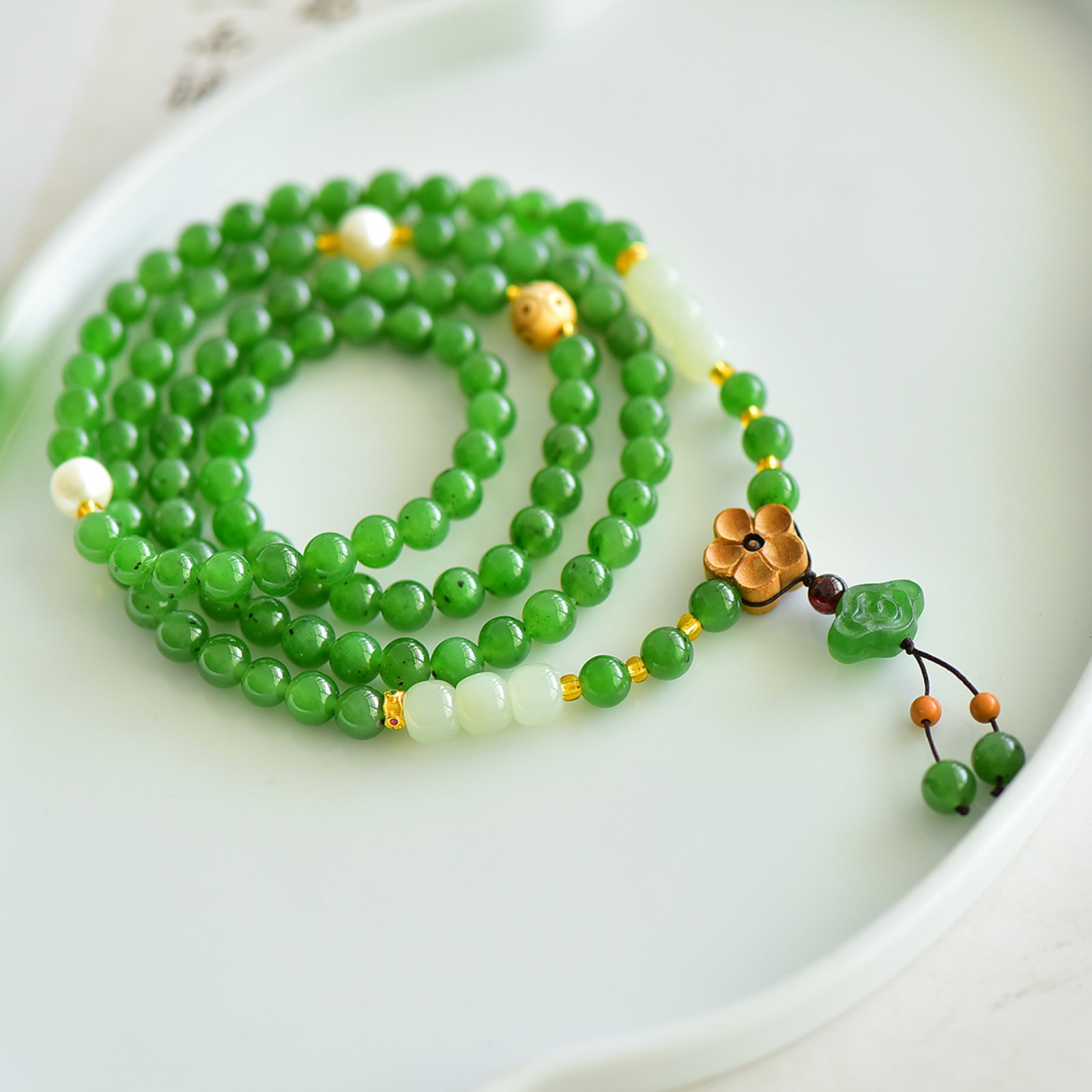 An Exquisite Jasper Bracelets (1 of 3)