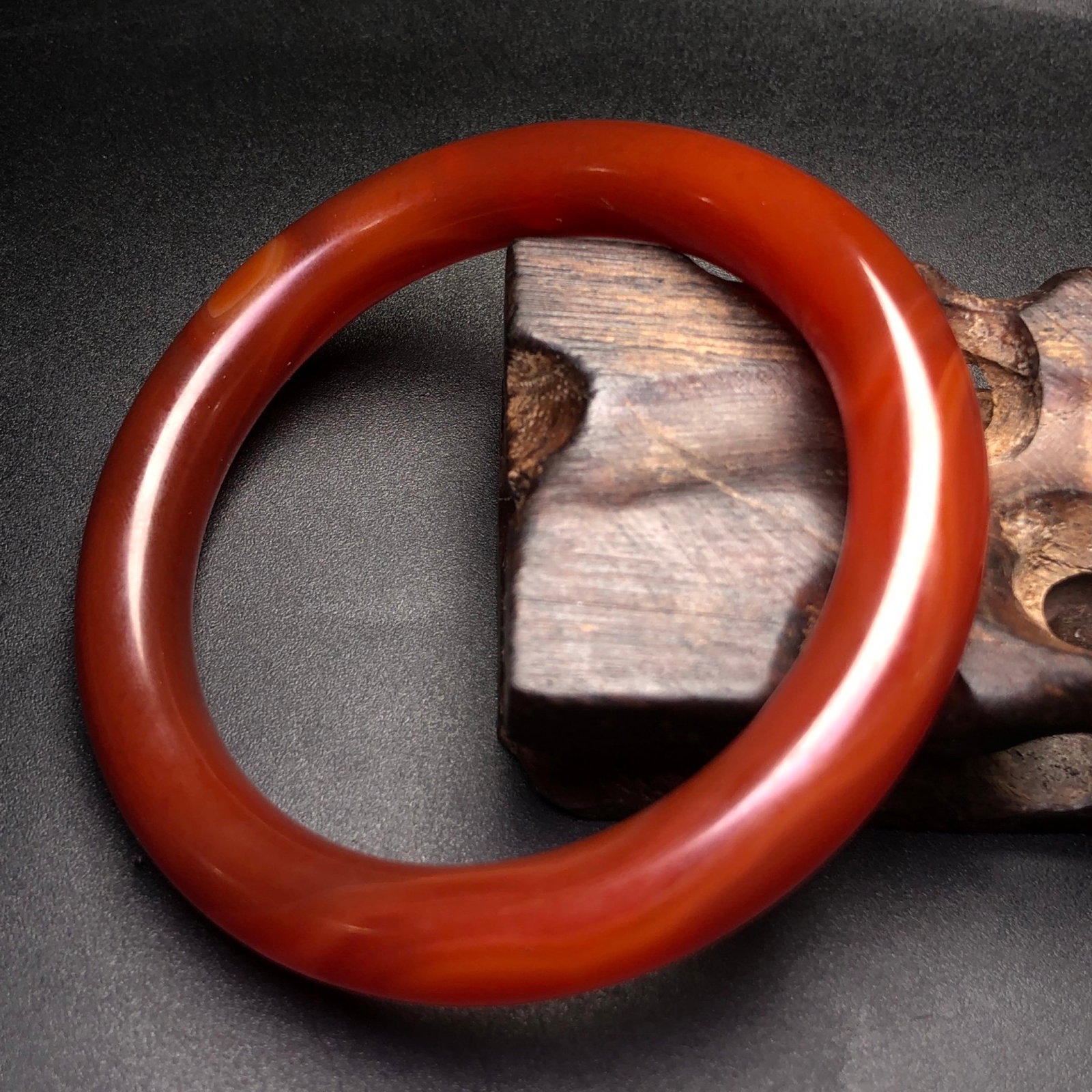 An Exquisite Agate Bracelet - 3