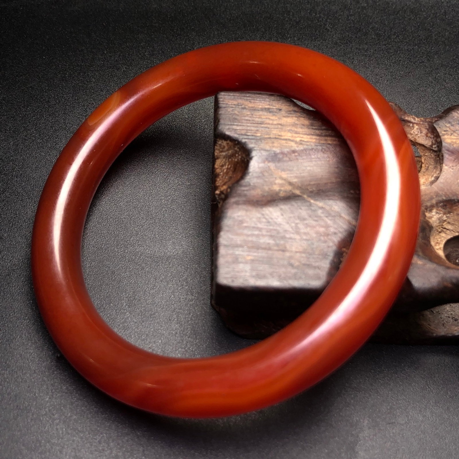 An Exquisite Agate Bracelet - 4