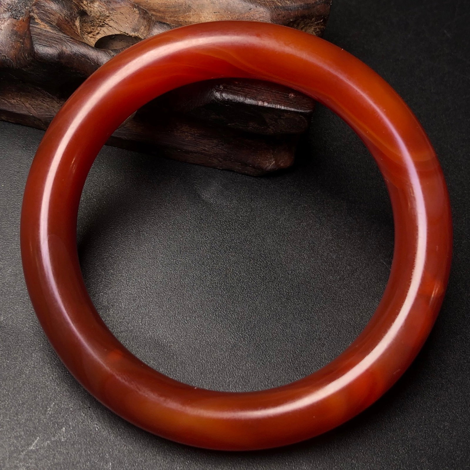 An Exquisite Agate Bracelet - 7