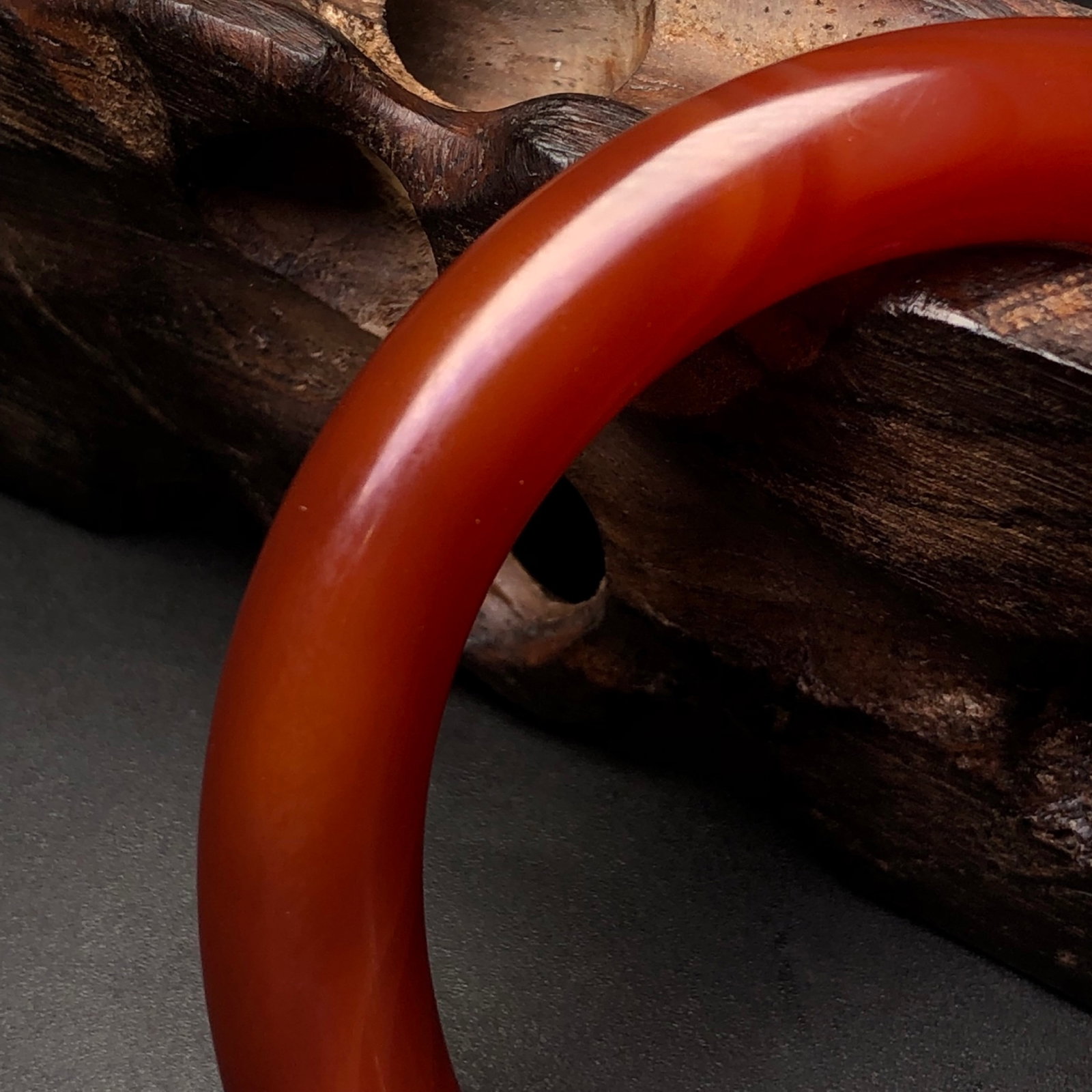 An Exquisite Agate Bracelet - 9