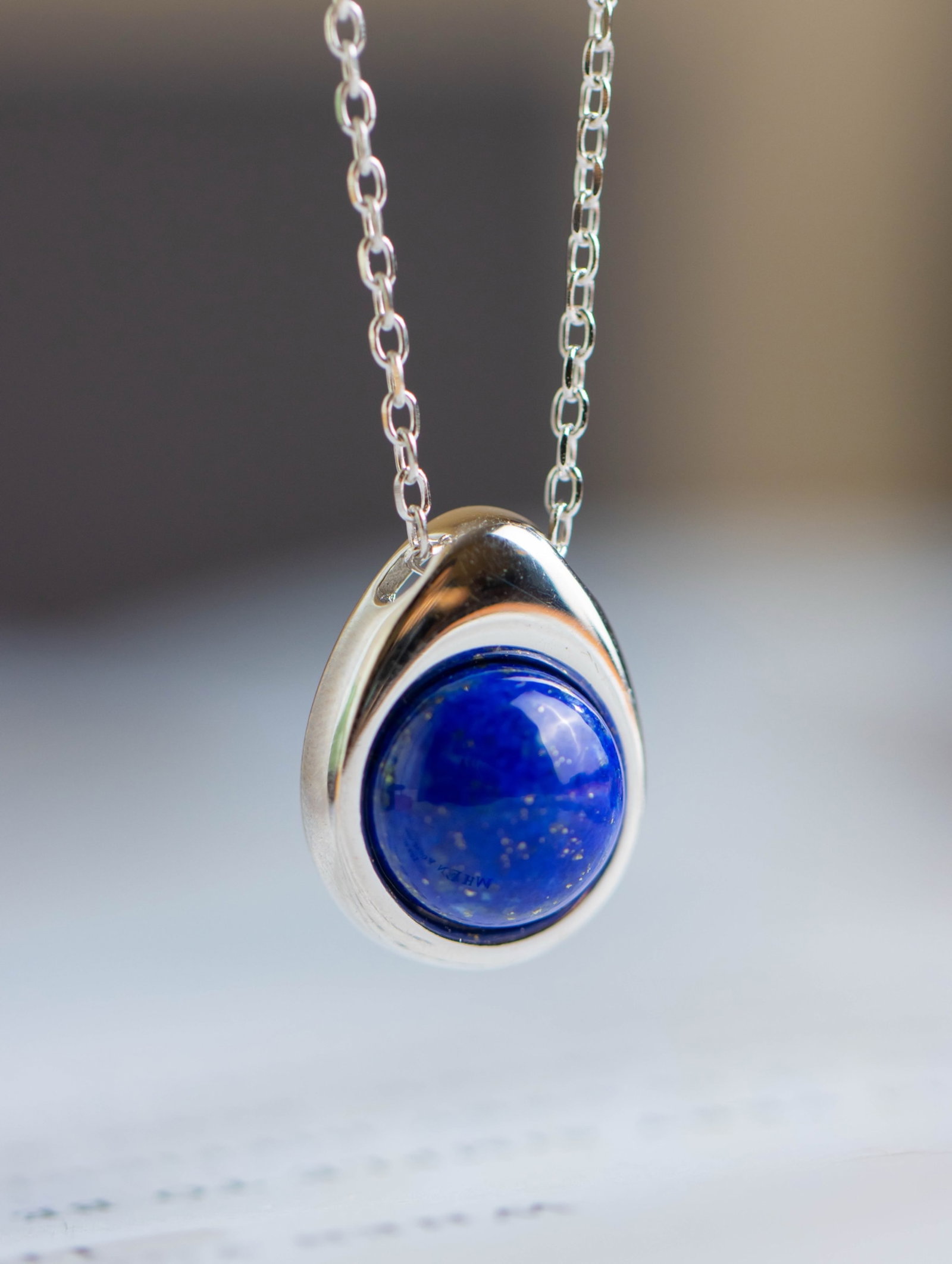 An Exquisite Sterling Silver Inlaid Lapis Lazuli Pendant: An Exquisite Sterling Silver Inlaid Lapis Lazuli Pendant 纯银镶青金石吊坠