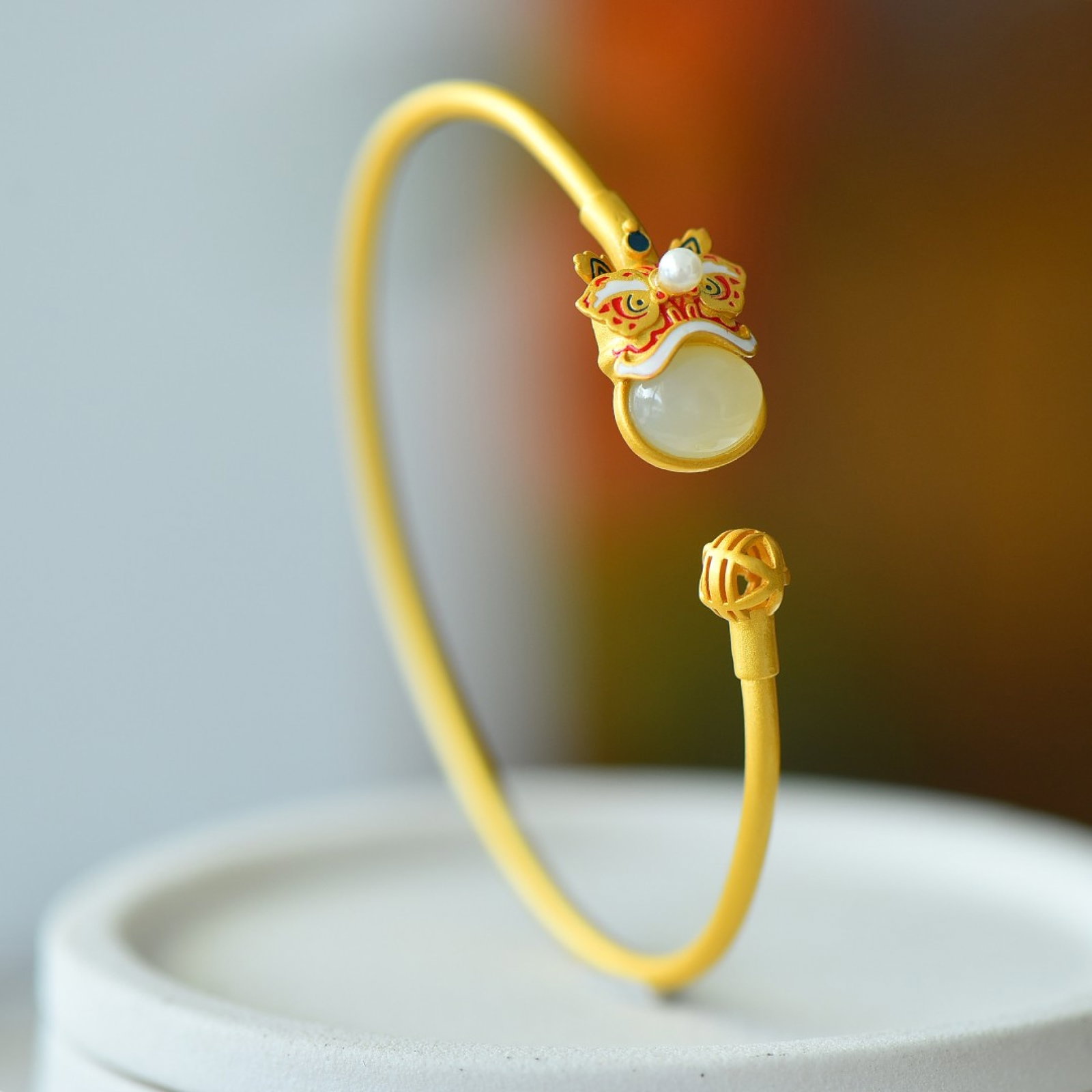 An Exquisite Sterling Silver-Gold Plated Inlaid White Jade Bracelet: An Exquisite Sterling Silver-Gold Plated Inlaid White Jade Bracelet 纯银镀金镶白玉手镯