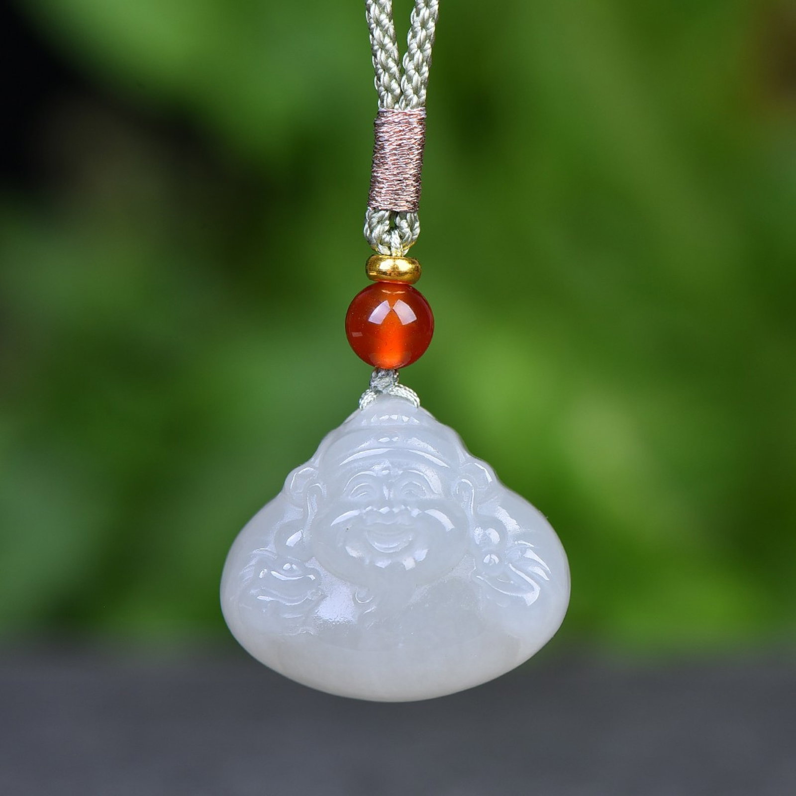 An Exquisite White Jade Statue of Mammon Pendant: An Exquisite White Jade Statue of Mammon Pendant,Size:0.9inx1in 白玉财神像挂件