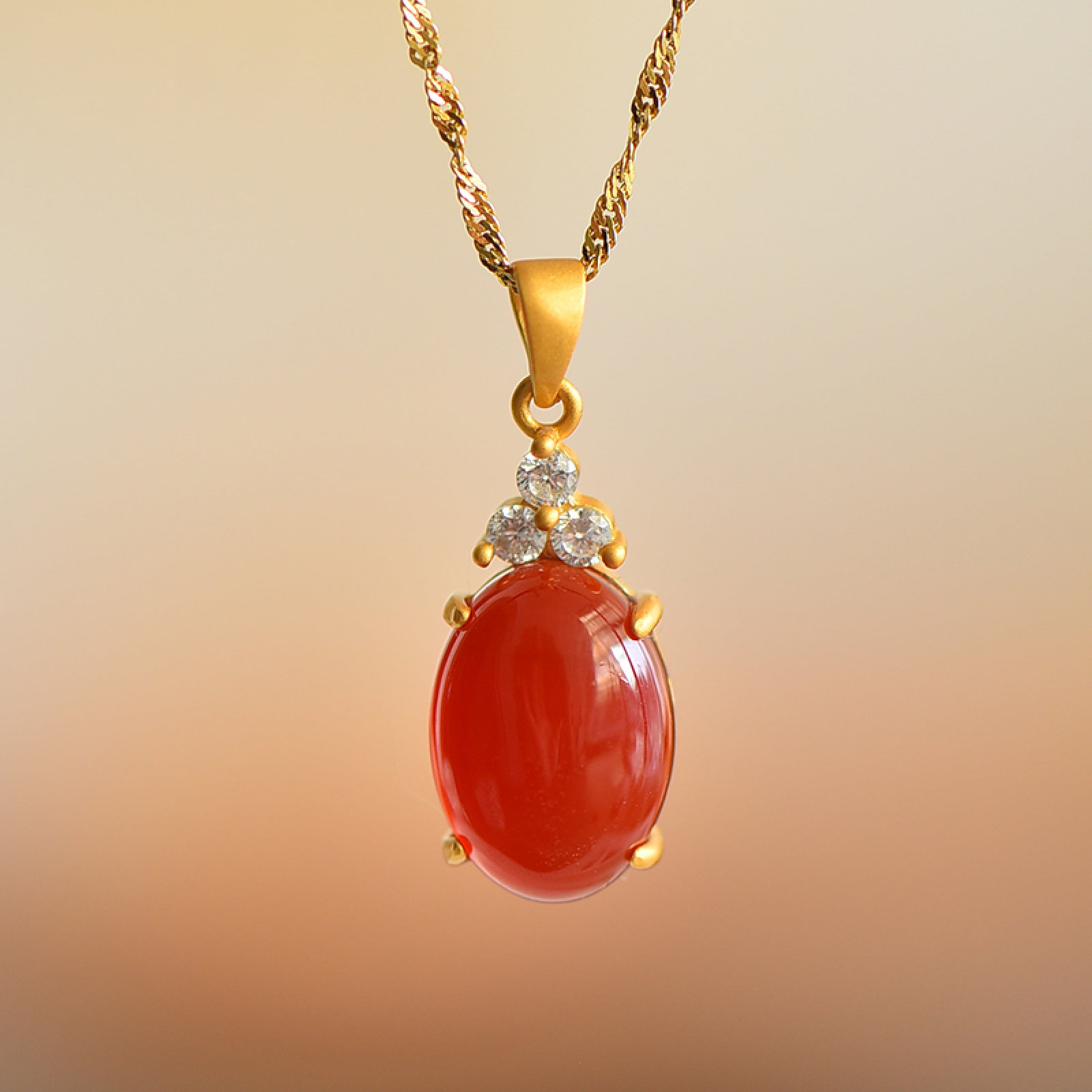 An Exquisite Sterling Silver-Gold Plated Inlaid Agate Pendant,Inlaid Diamond: An Exquisite Sterling Silver-Gold Plated Inlaid Agate Pendant,Inlaid Diamond,Size:0.4inx0.6in 纯银镀金镶玛瑙吊坠,嵌钻石