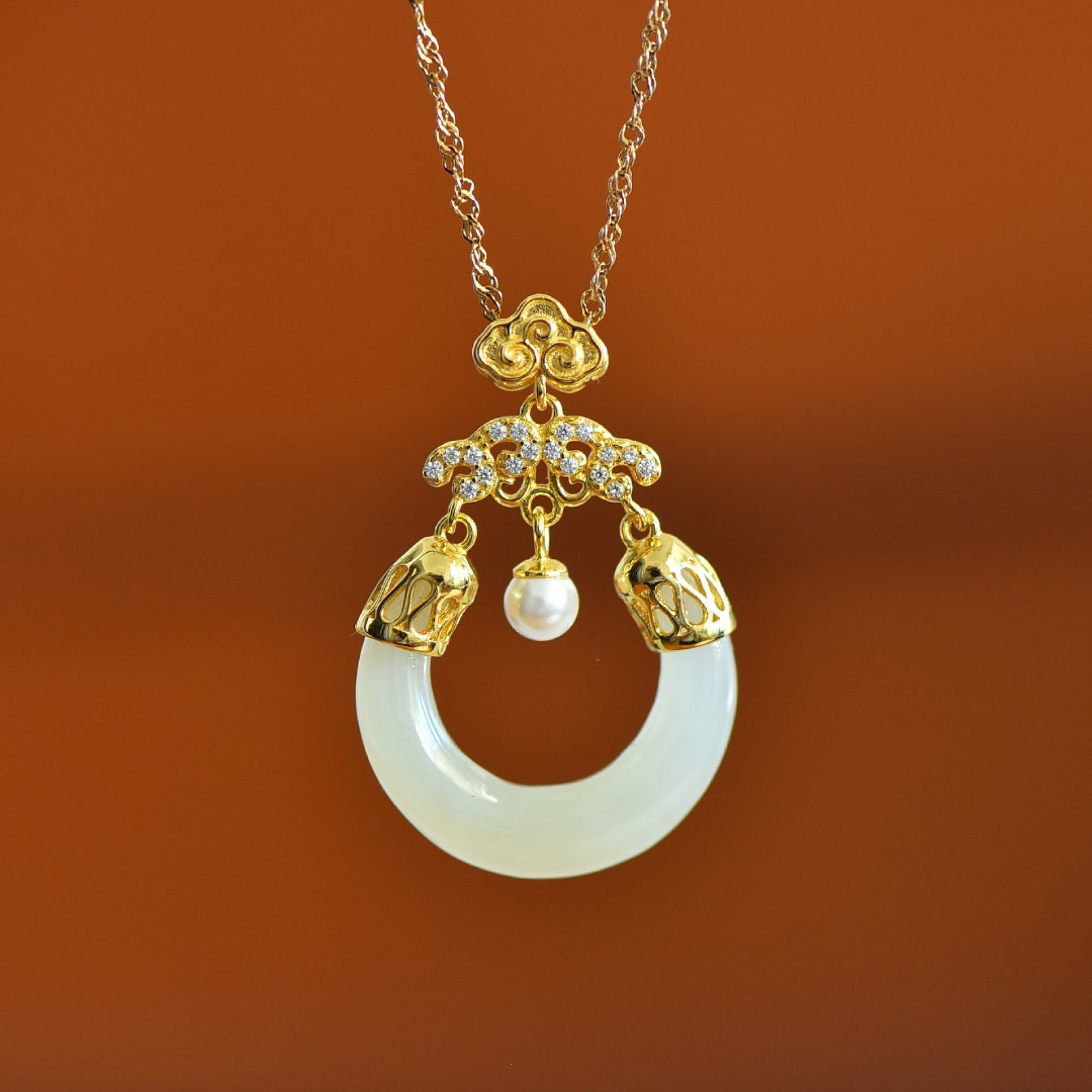 An Exquisite Sterling Silver-Gold Plated Inlaid White Jade Pendant, Inlaid Pearl: An Exquisite Sterling Silver-Gold Plated Inlaid White Jade Pendant, Inlaid Pearl,Size:0.6inx0.8in