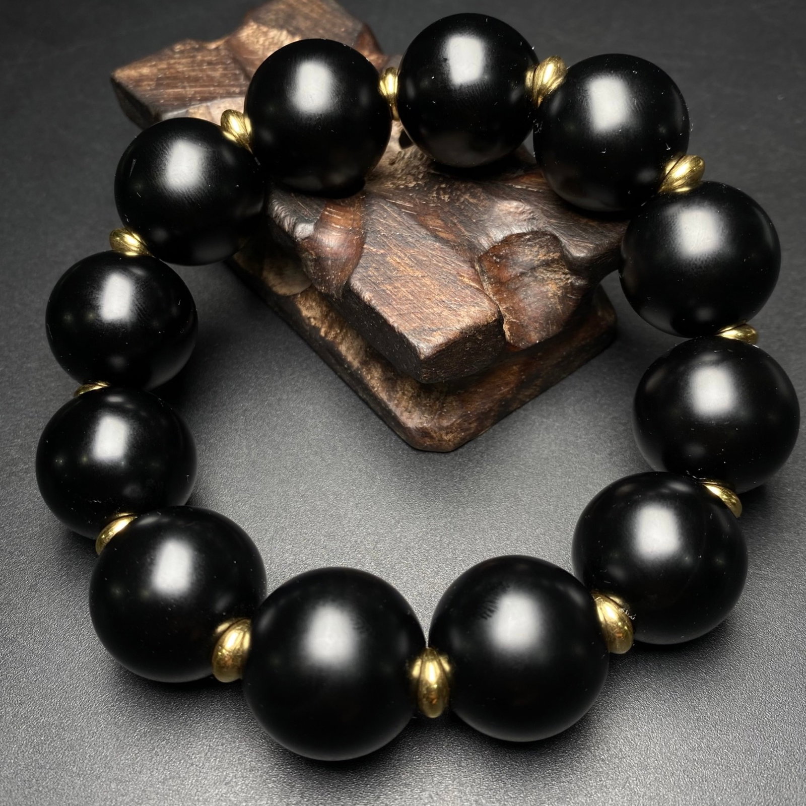 An Exquisite Agate Bracelet - 5