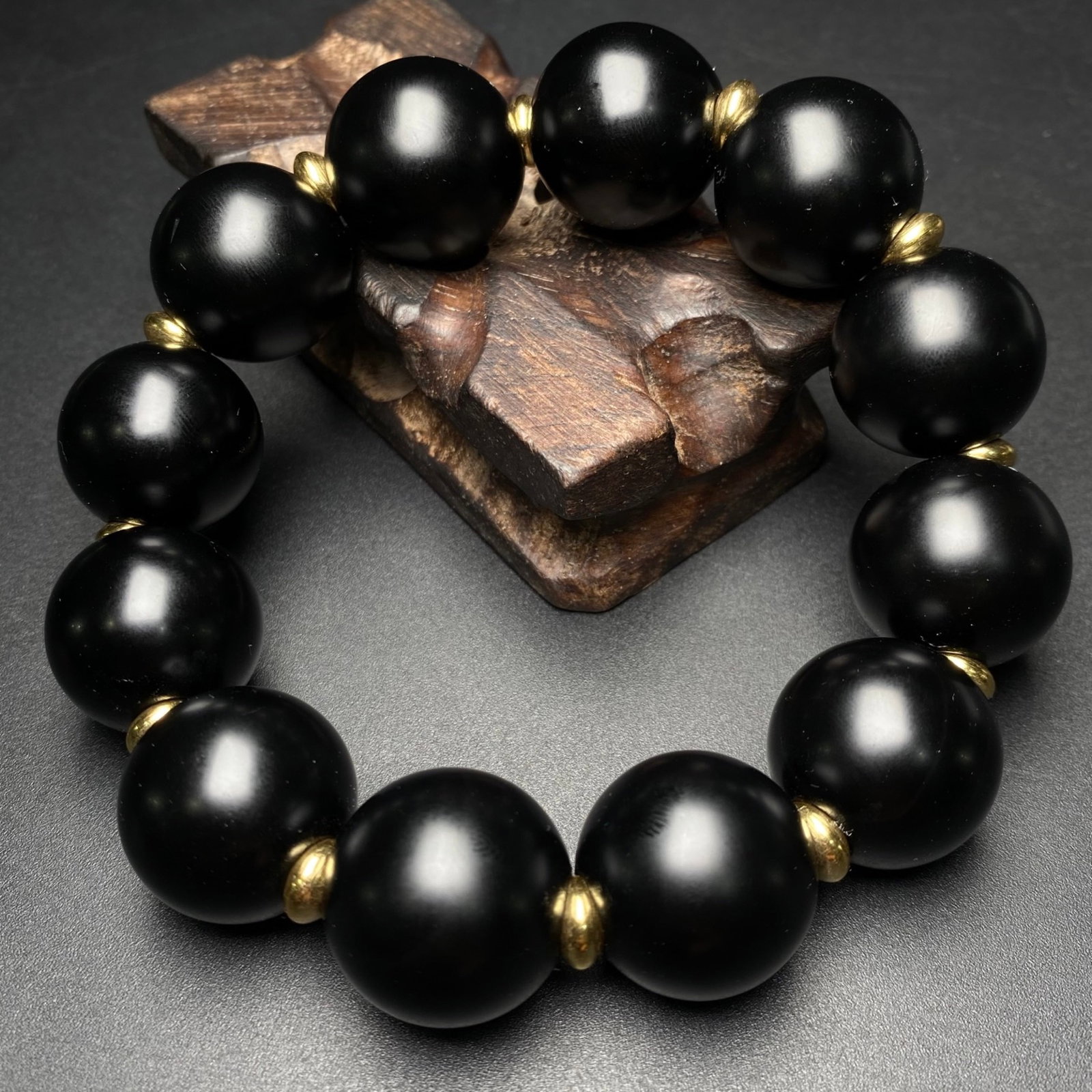 An Exquisite Agate Bracelet - 6
