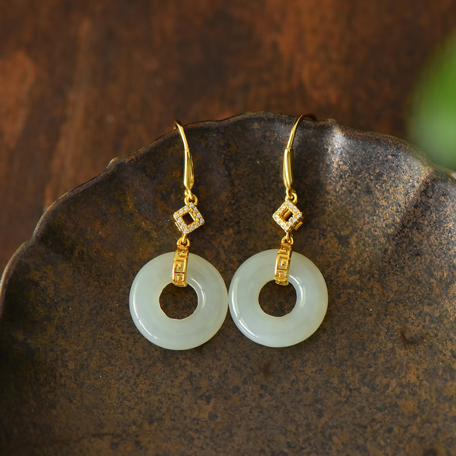 A Pair of Exquisite Sterling Silver-Gold Plated Inlaid White Jade Earrings,Inlaid Diamond: A Pair of Exquisite Sterling Silver-Gold Plated Inlaid White Jade Earrings,Inlaid Diamond,Size:0.6inx1.5in