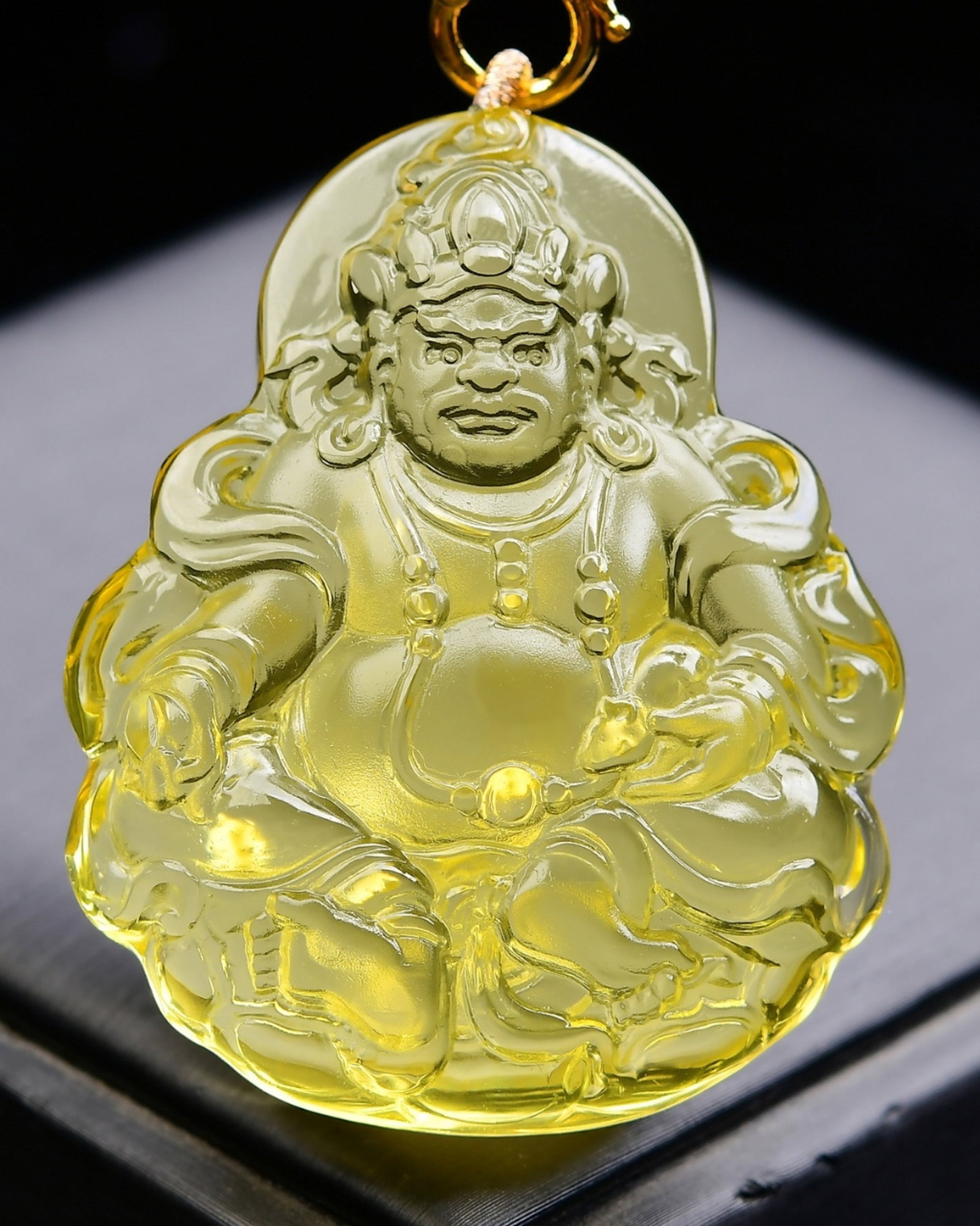 An Exquisite Crystal Statue of Mammon Pendant: An Exquisite Crystal Statue of Mammon Pendant,Size:54mmx44mmx18mm,Weight:89.9g 水晶财神像吊坠