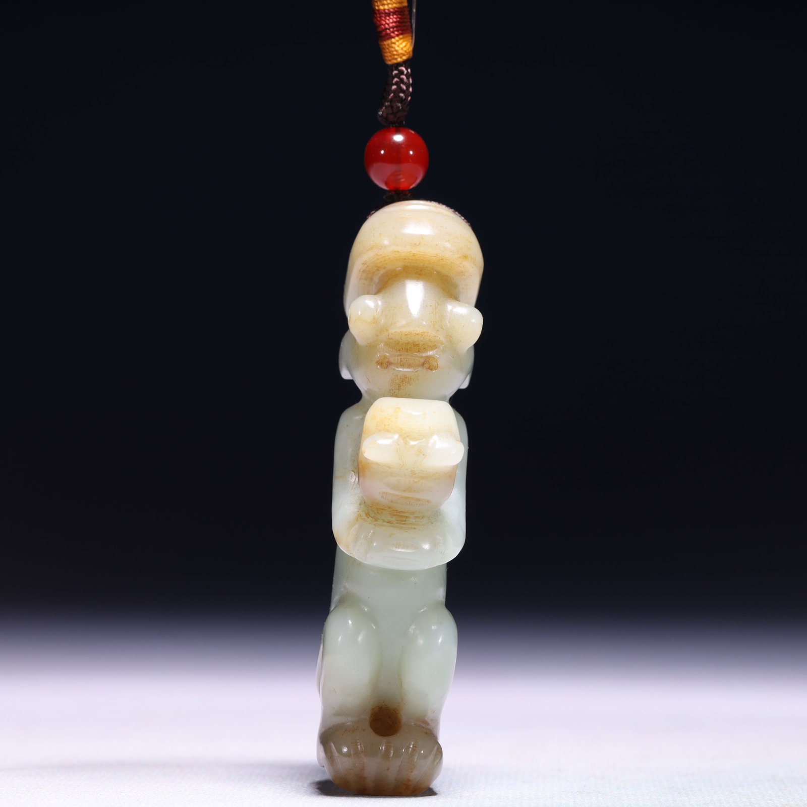 An Exquisite White Jade Figure Pendant: An Exquisite White Jade Figure Pendant,Qing Dynasty,China,Size:1.6inx0.8inx3.3in,Weight:106.9g 白玉人物挂件,中国清代