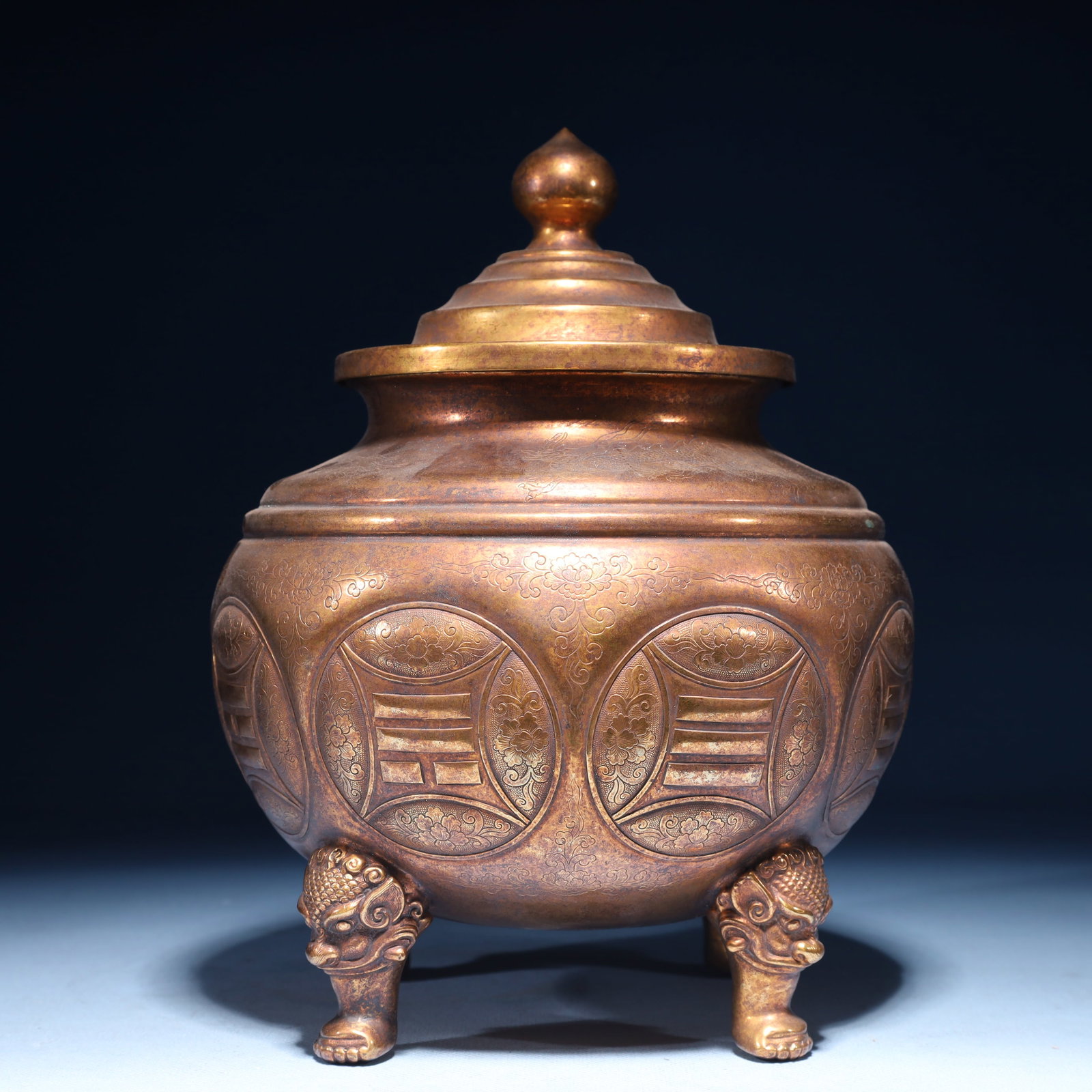 An Exquisite Gilt Bronze Lotus Pattern Censer: An Exquisite Gilt Bronze Lotus Pattern Censer,Qing Dynasty,China,Size:6.3inx8.7in,Weight:1200g 铜鎏金缠枝莲纹香炉,中国清代