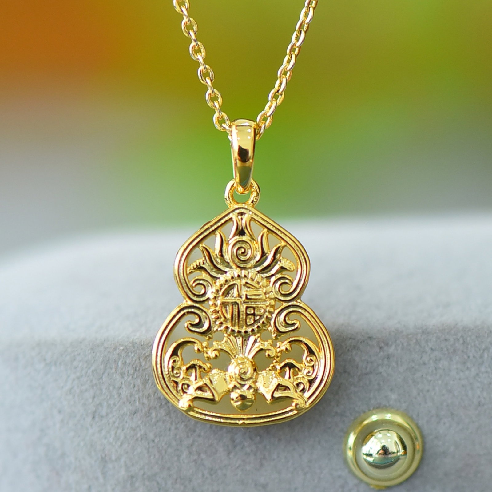 An Exquisite Bronze-Gold Plated Inlaid White Jade Gourd Necklace: An Exquisite Bronze-Gold Plated Inlaid White Jade Gourd Necklace,Size:13mmx17mm 铜镀金镶白玉葫芦项链