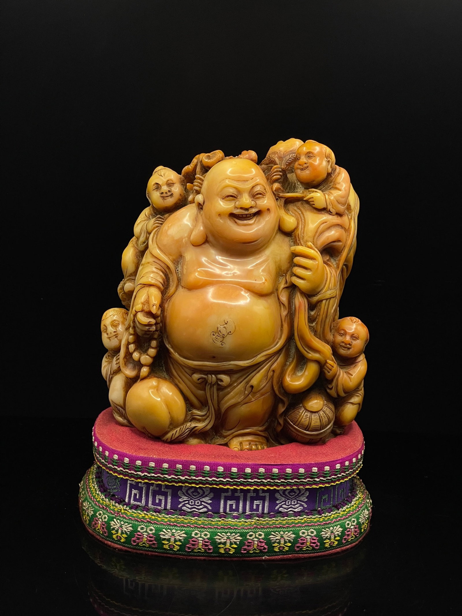 An Exquisite Shoushan Stone Statue of Maitreya Buddha Ornament,With Base (1 of 8)