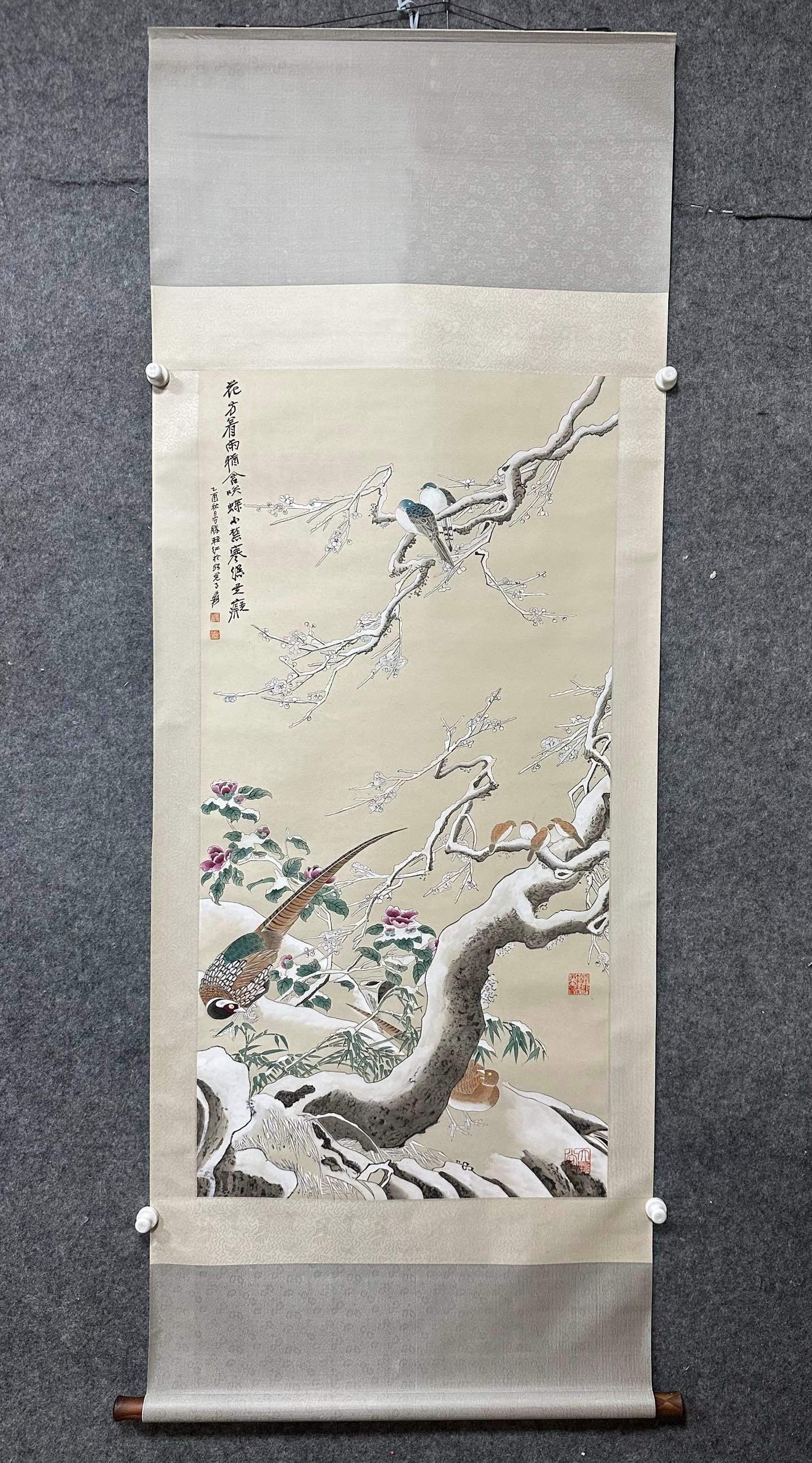 A Chinese Vertical Scroll Ink Painting of Flower and Bird on Paper,Zhang Daqian: A Chinese Vertical Scroll Ink Painting of Flower and Bird on Paper,Zhang Daqian,Size:(Without frame)25.6inx51.2in 一幅中国水墨花鸟画立๘