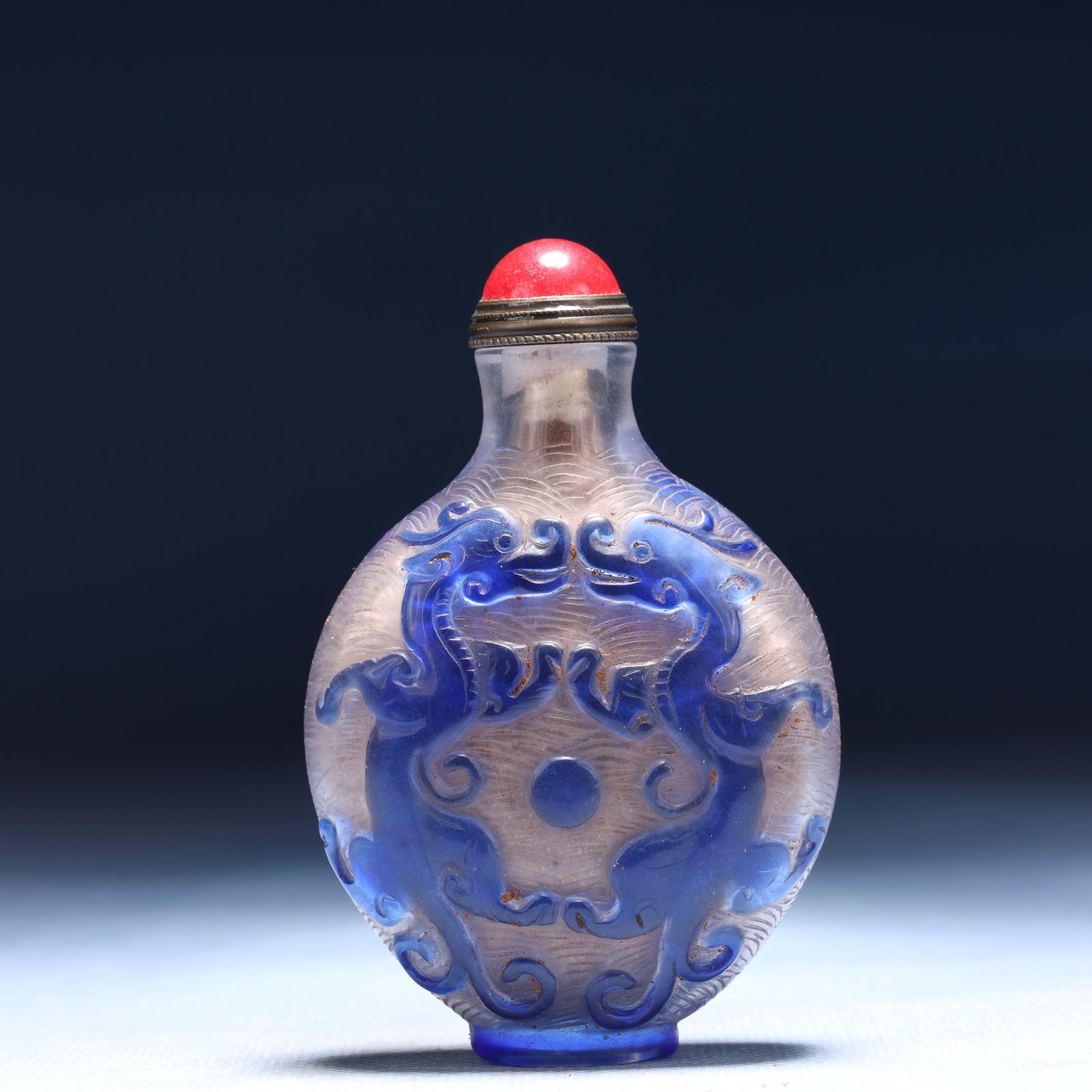 An Exquisite Glass Chi-Dragon Pattern Snuff Bottle: An Exquisite Glass Chi-Dragon Pattern Snuff Bottle,Qing Dynasty,China,Guangxu Four-character Mark,Size:2.2inx1inx3.1in,Weight:56g 琉璃螭龙纹鼻烟壶,È