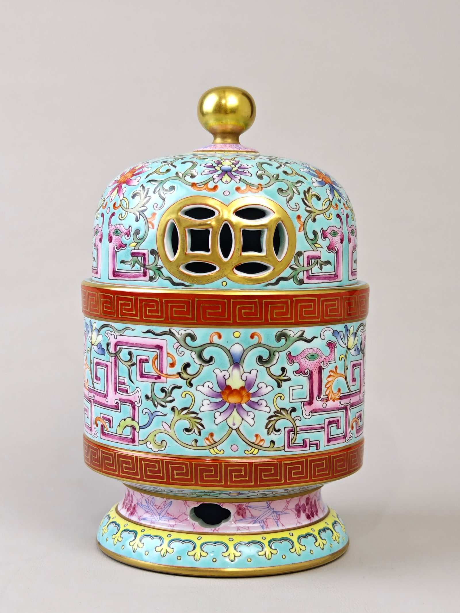 An Exquisite Turquoise Glazed Famille-Rose Painted Gold Lotus Pattern Censer: An Exquisite Turquoise Glazed Famille-Rose Painted Gold Lotus Pattern Censer,Qing Dynasty,China,Qianlong Six-character Mark,Size:6.3inx4.3in 松石绿釉粉彩描