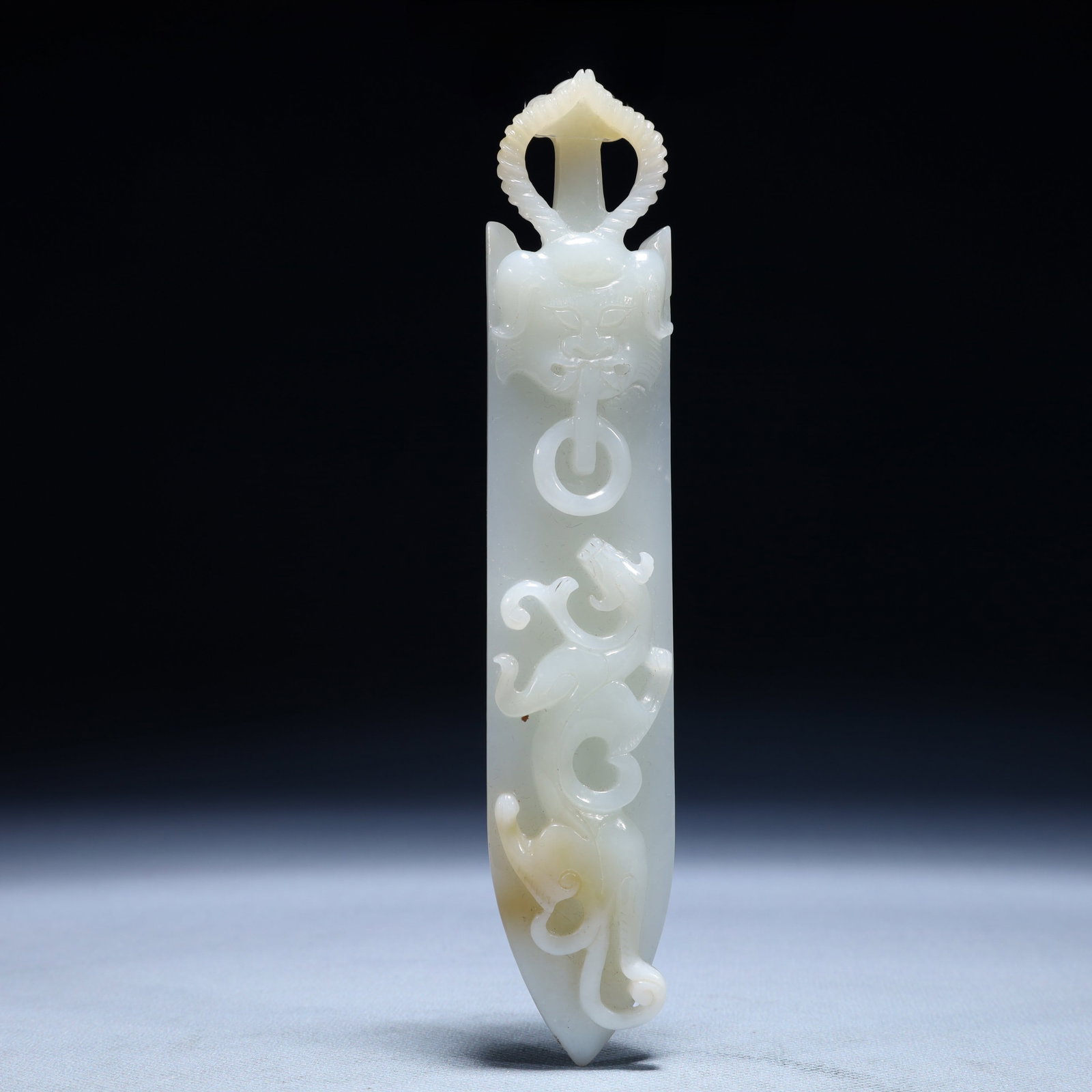 An Exquisite White Jade Dragon Pattern Pendant: An Exquisite White Jade Dragon Pattern Pendant,Qing Dynasty,China,Size:1.2inx0.4inx6.7in,Weight:103g 白玉龙纹挂件,中国清代