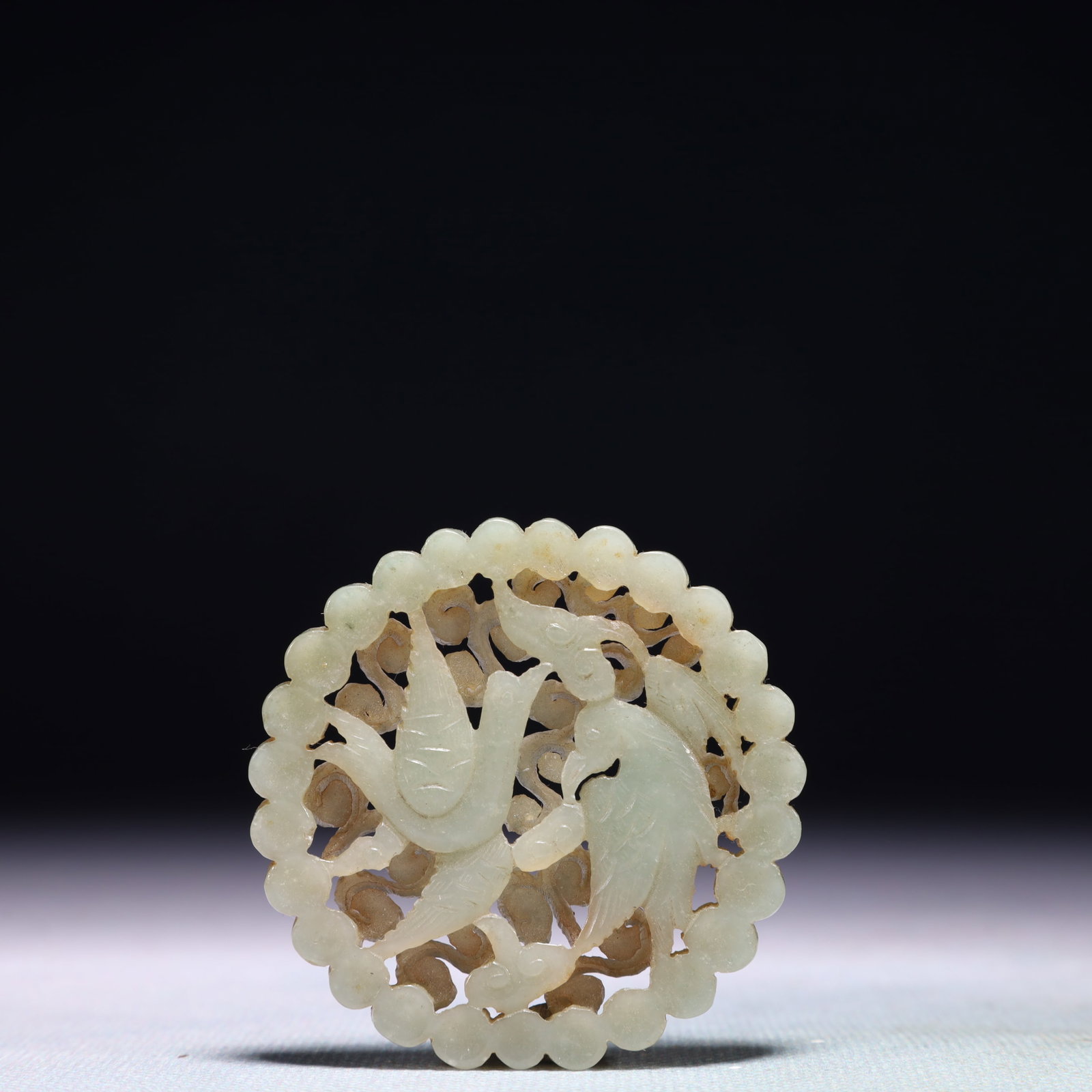 An Exquisite White Jade Figure Pattern Pendant: An Exquisite White Jade Figure Pattern Pendant,Qing Dynasty,China,Size:2.2inx2.2in,Weight:25.2g 白玉人物纹挂件,中国清代