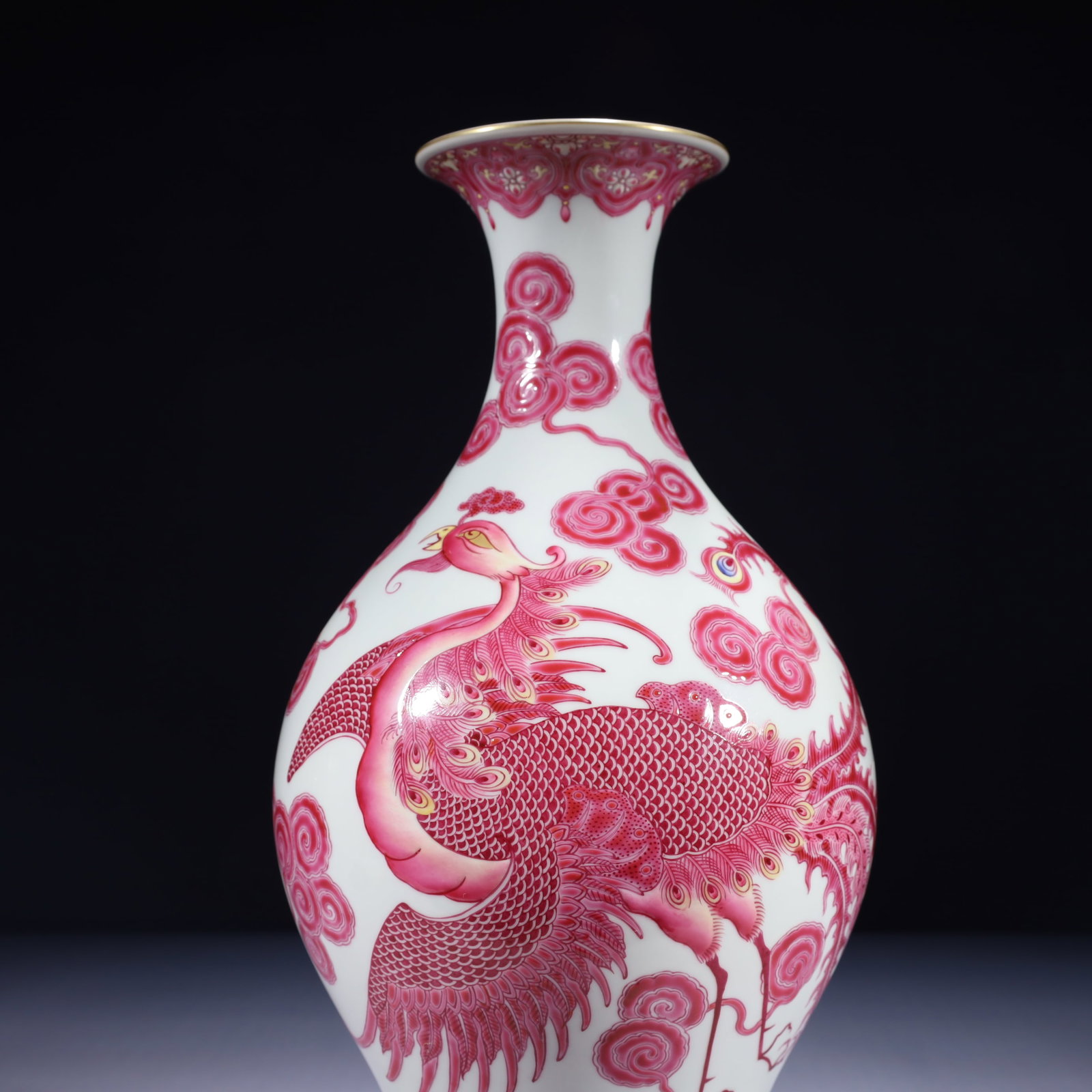 An Exquisite Ruby Red-Glazed Painted Gold Auspicious Cloud and Phoenix Pattern Vase - 2