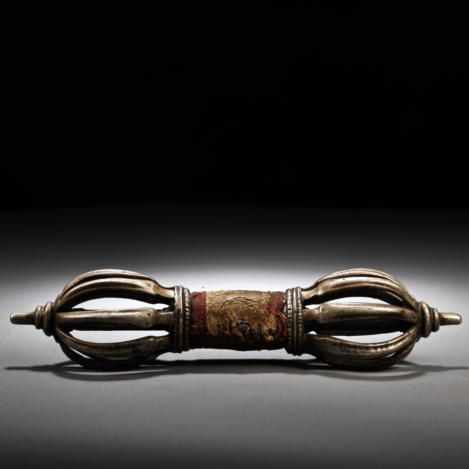 An Exquisite Bronze Ritual Implement: An Exquisite Bronze Ritual Implement,Qing Dynasty,China,Size:7.9inx2in,Weight:380g 铜法器,中国清代