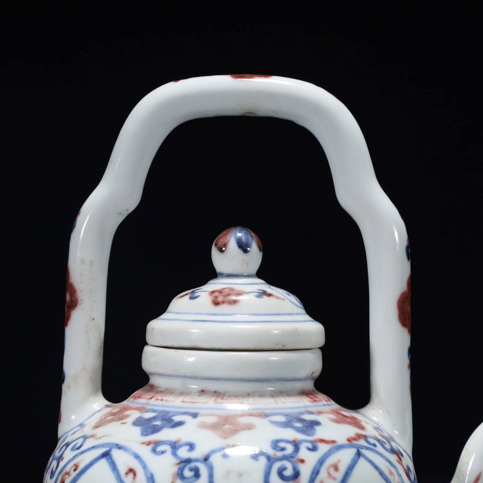 An Exquisite Doucai Lotus Pattern Loop-Handled Pot - 2