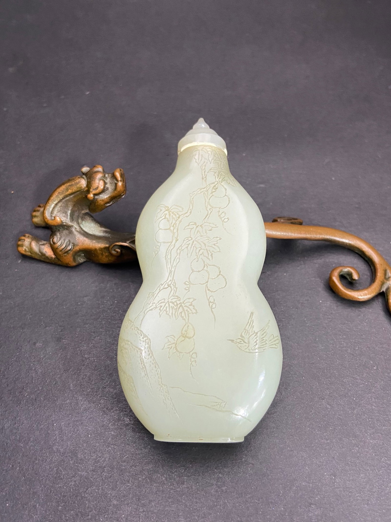 An Exquisite White Jade Gourd Bird Pattern Gourd Vase,with poem (1 of 7)