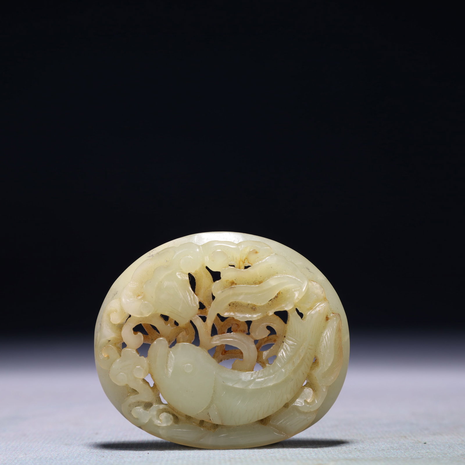 An Exquisite White Jade Fish Pattern Pendant - 2