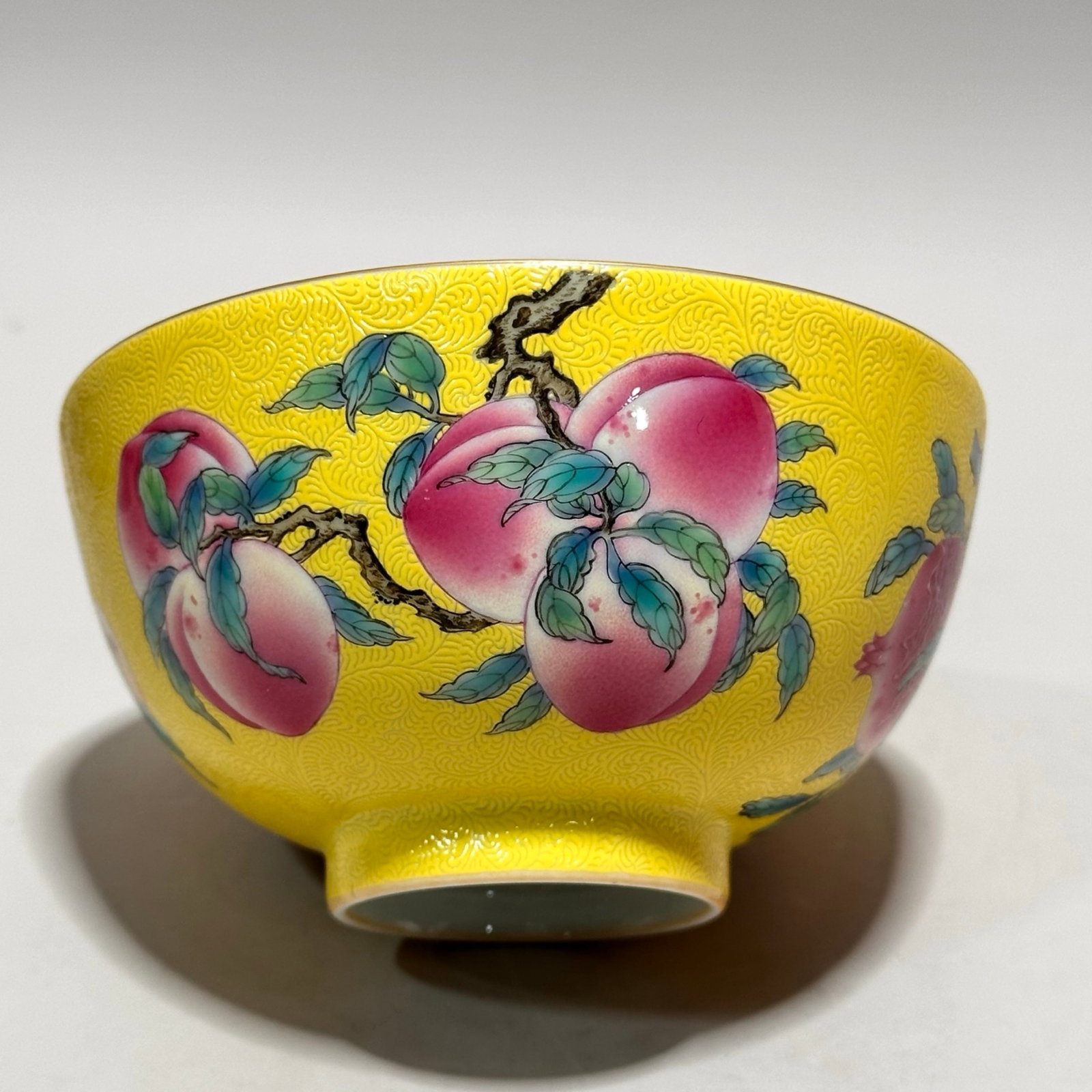 An Exquisite Enamel Peach Pattern Bowl - 4