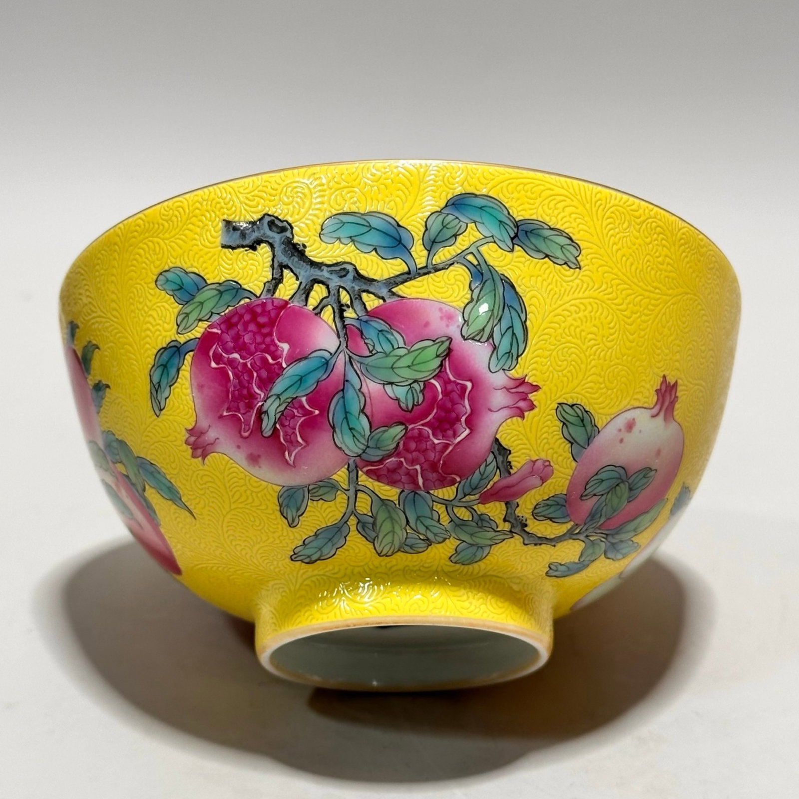An Exquisite Enamel Peach Pattern Bowl - 5