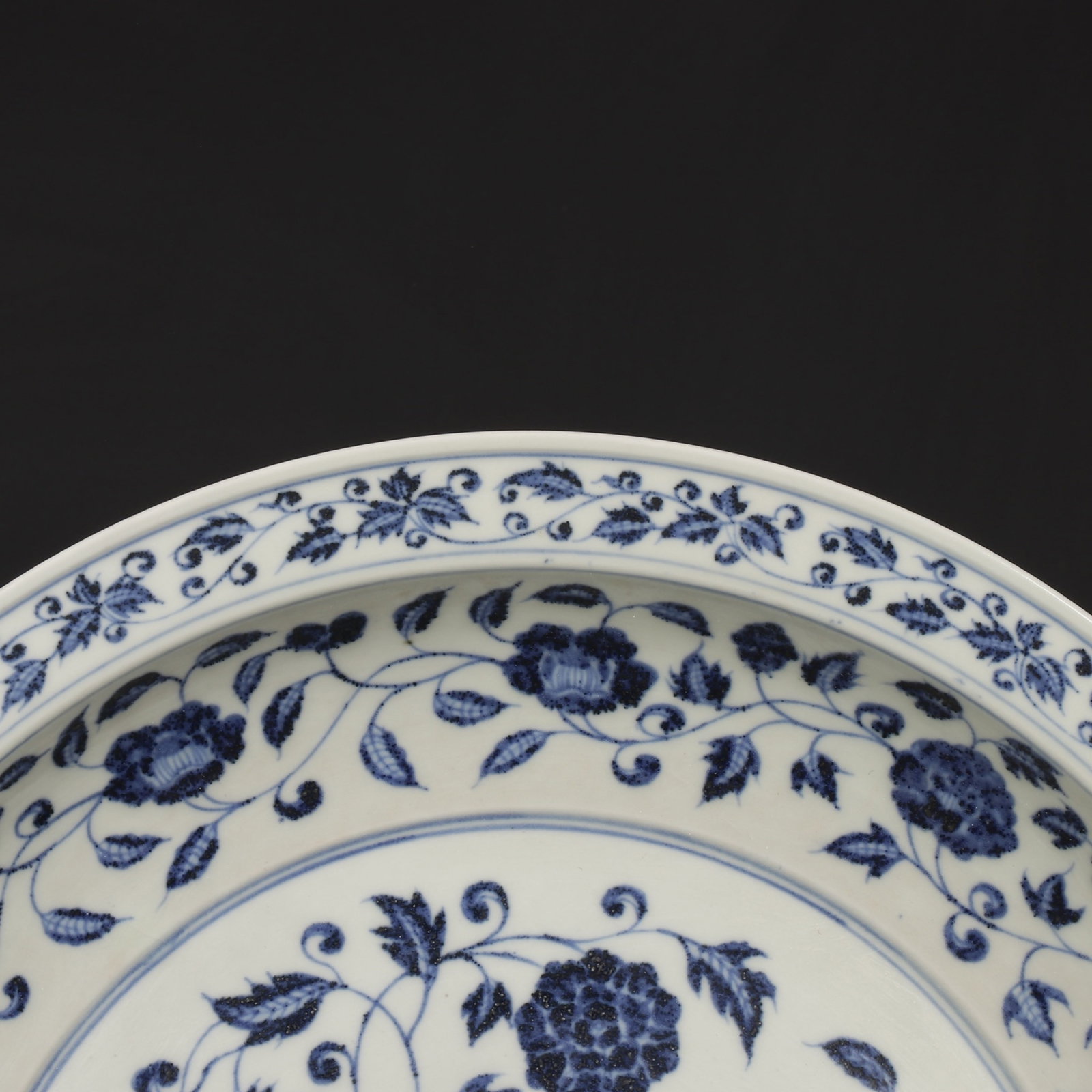 An Exquisite Blue and White Lotus Pattern Plate - 2