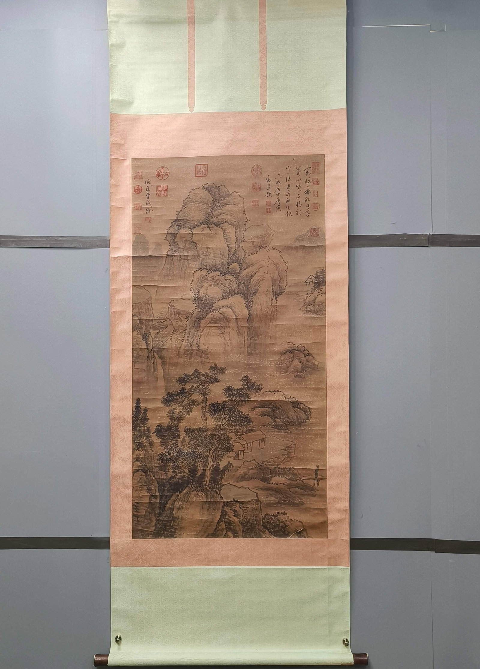 A Chinese Vertical Scroll Ink Painting of Landscape on Paper: A Chinese Vertical Scroll Ink Painting of Landscape on Paper,Li Cheng,Size:50inx25.2in 一幅中国水墨山水画立轴,李成