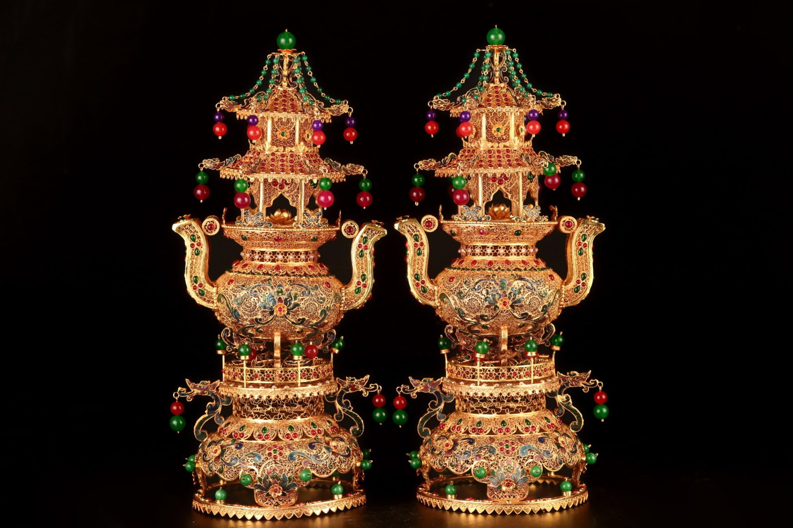 A Pair of Exquisite Flower silk gold-plated Inlaid Gems sFlower Pattern Double-Ears Censers: A Pair of Exquisite Flower silk gold-plated Inlaid Gems Flower Pattern Double-Ears Censers,Qing Dynasty, China,Qianlong Four-character Mark,Size:14.2inx6.3in Weight:2035g 一对花Ç