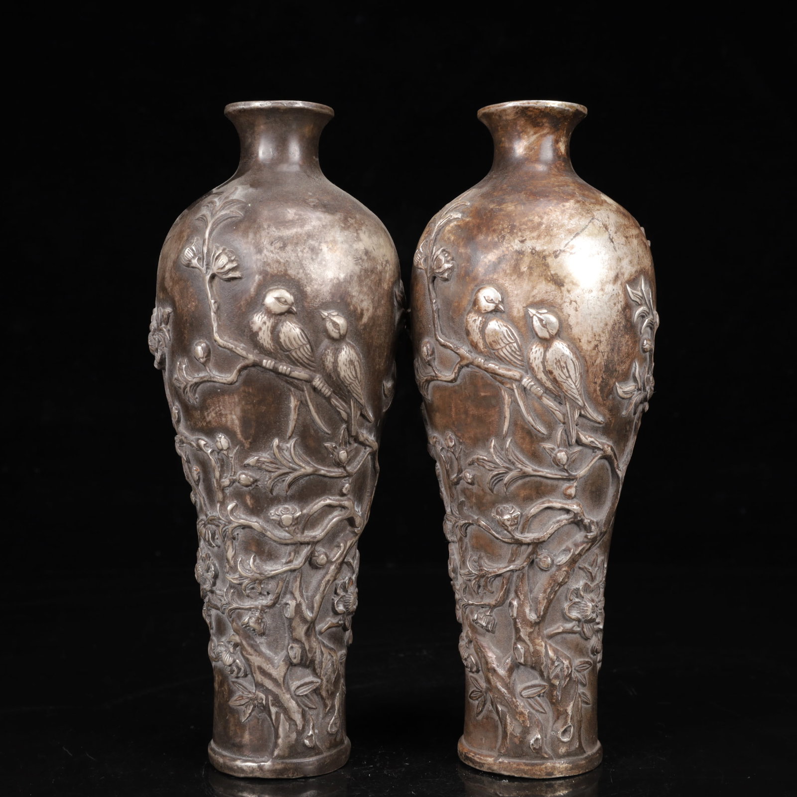 A Pair of Exquisite Silver-Plated Bronze Flower and Bird Pattern Vases (1 of 15)