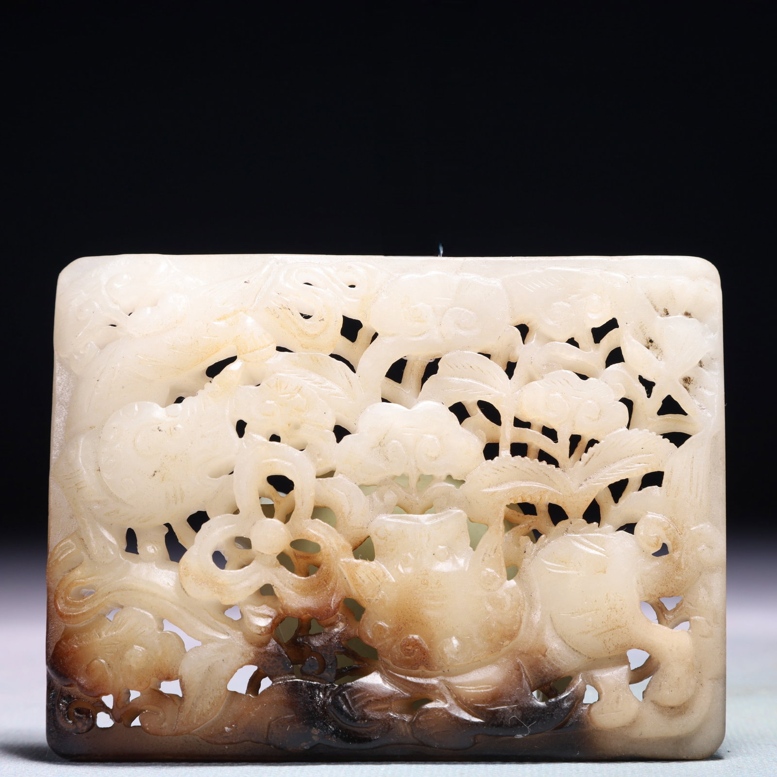 An Exquisite White Jade Lion Pattern Pendant: An Exquisite White Jade Lion Pattern Pendant,Qing Dynasty,China,Size:3.9inx3in,Weight:142.6g 白玉狮子纹佩,中国清代