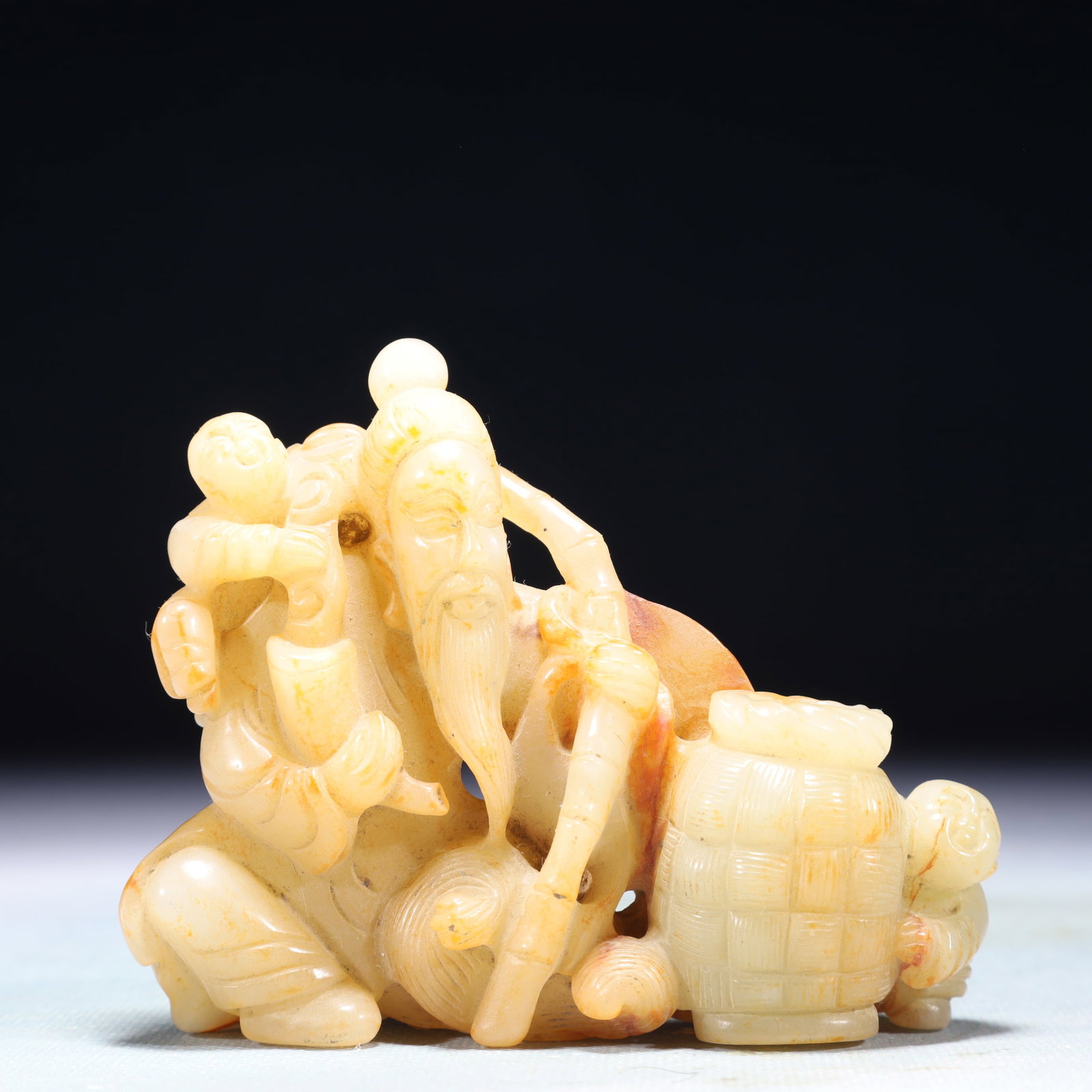 An Exquisite White Jade Figure Ornament: An Exquisite White Jade Figure Ornament,Qing Dynasty,China,Size:3.9inx1inx3.1in,Weight:295.8g 白玉人物摆件,中国清代