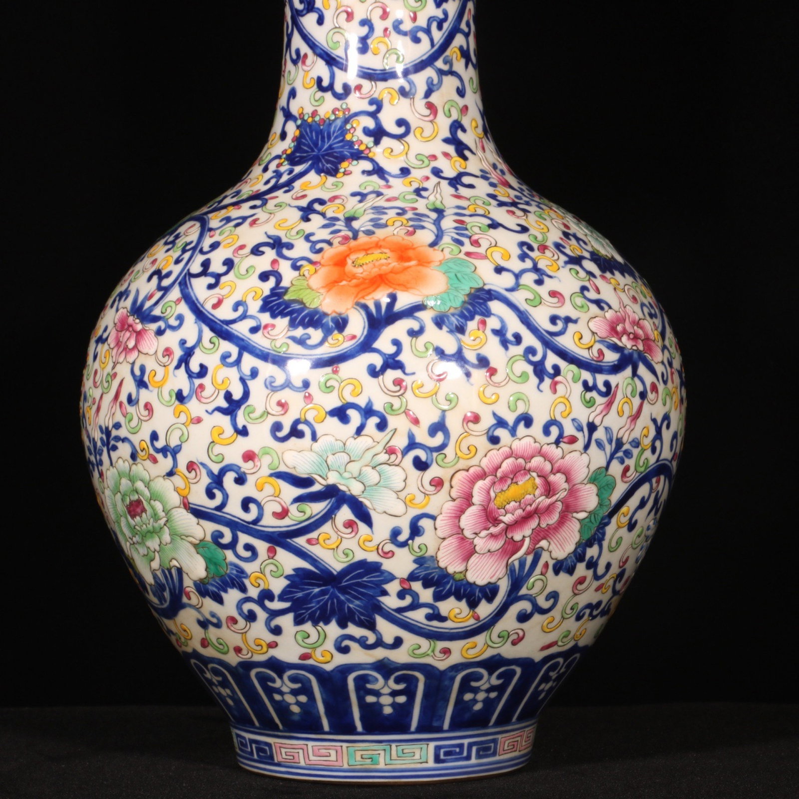 A Rare Enamel Lotus Pattern Vase - 3