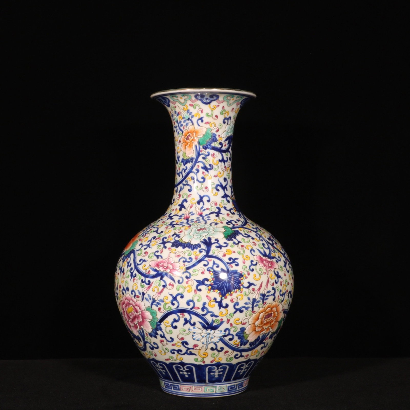 A Rare Enamel Lotus Pattern Vase - 4