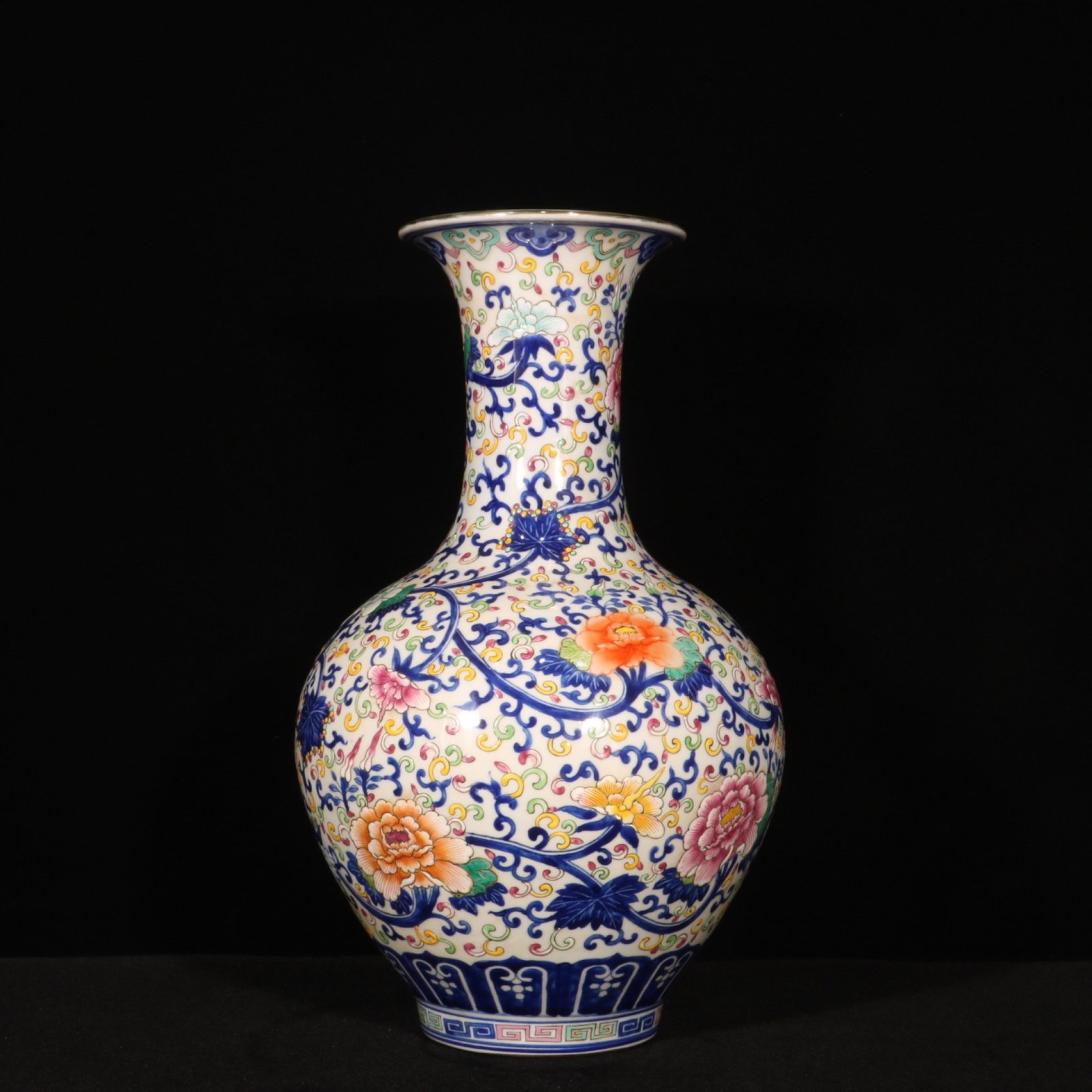 A Rare Enamel Lotus Pattern Vase - 5