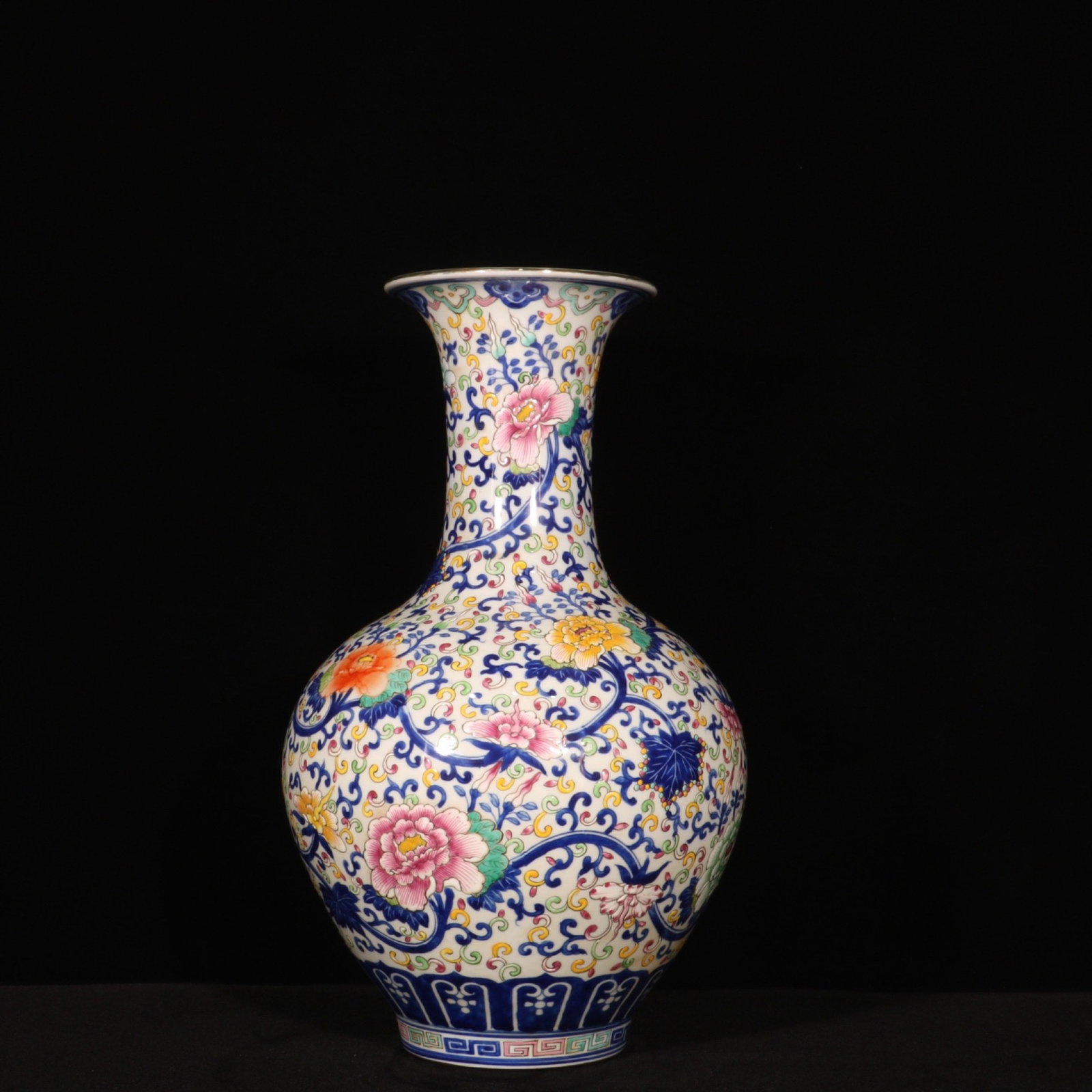 A Rare Enamel Lotus Pattern Vase - 6