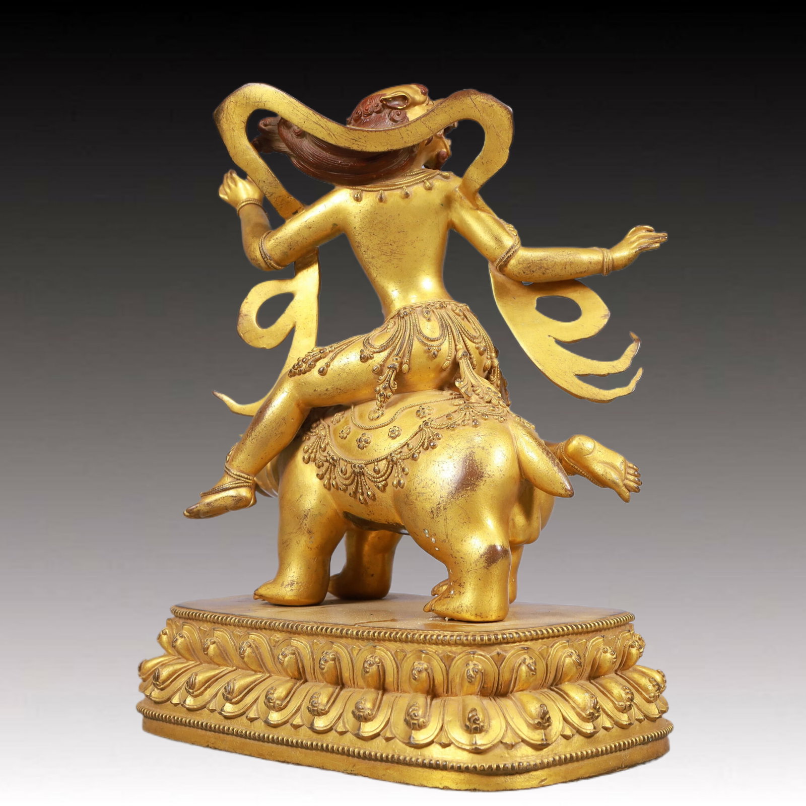 A Solemn Gilt Bronze Buddha Statue - 9