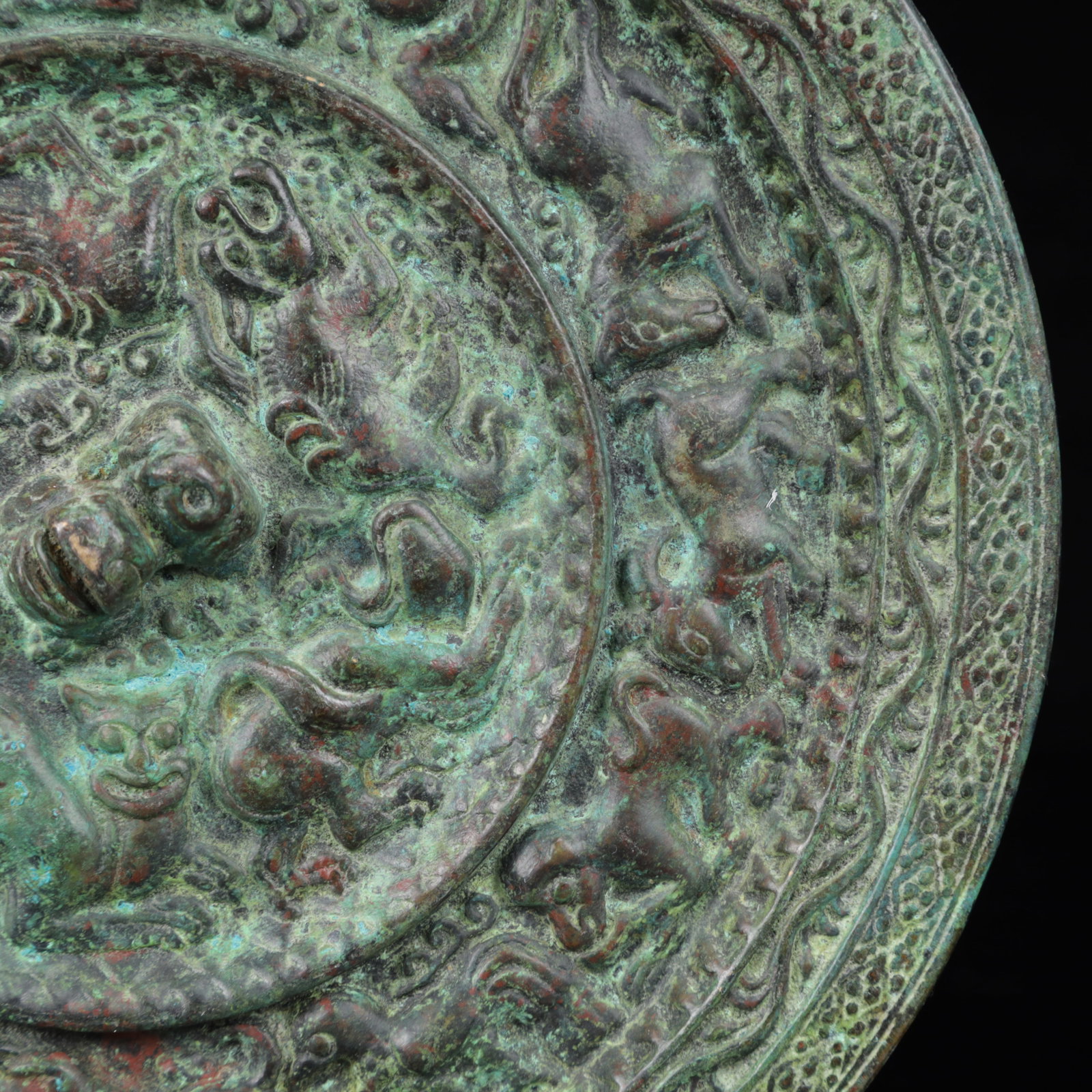 An Archaic Bronze Animal Pattern Round Mirror - 5