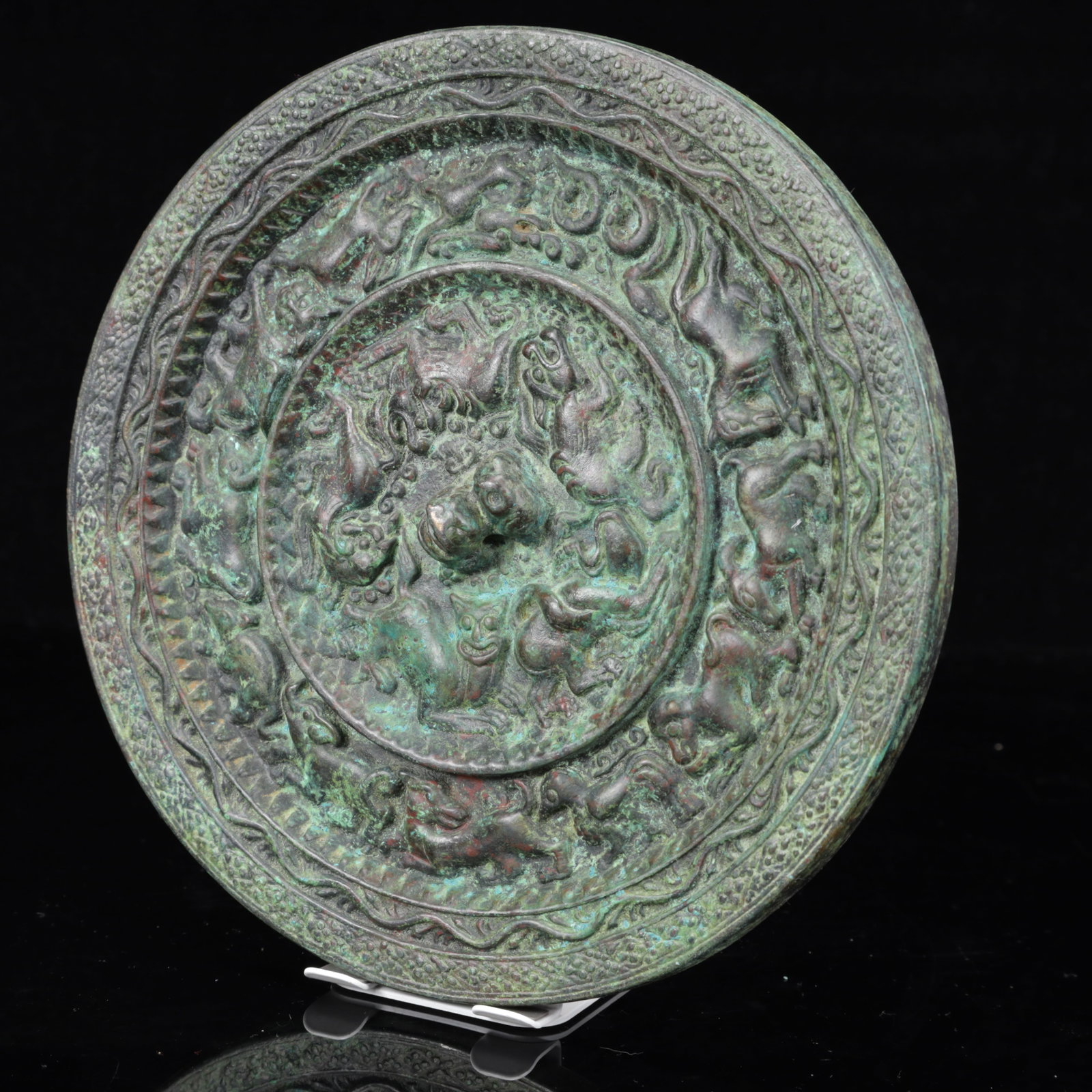 An Archaic Bronze Animal Pattern Round Mirror - 7