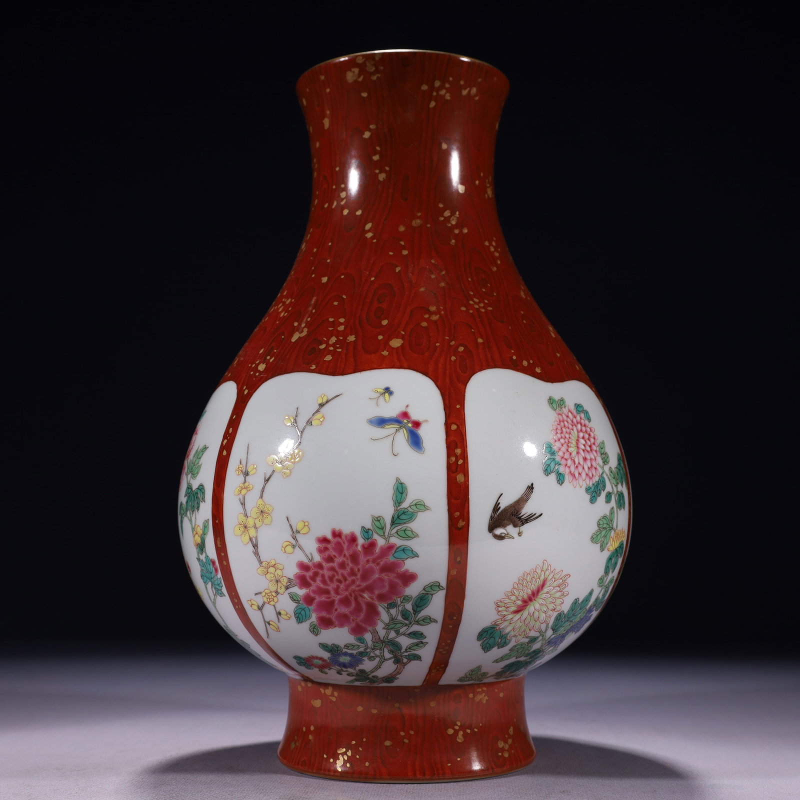 An Exquisite Imitation Wood Grain Glazed Famille-Rose Painted Gold Flower and Bird Pattern Vase: An Exquisite Imitation Wood Grain Glazed Famille-Rose Painted Gold Flower and Bird Pattern Vase,Qing Dynasty,China,Yongzheng Six-character Mark,Size:6.3inx11.4in,Weight:1450g 木纹釉&