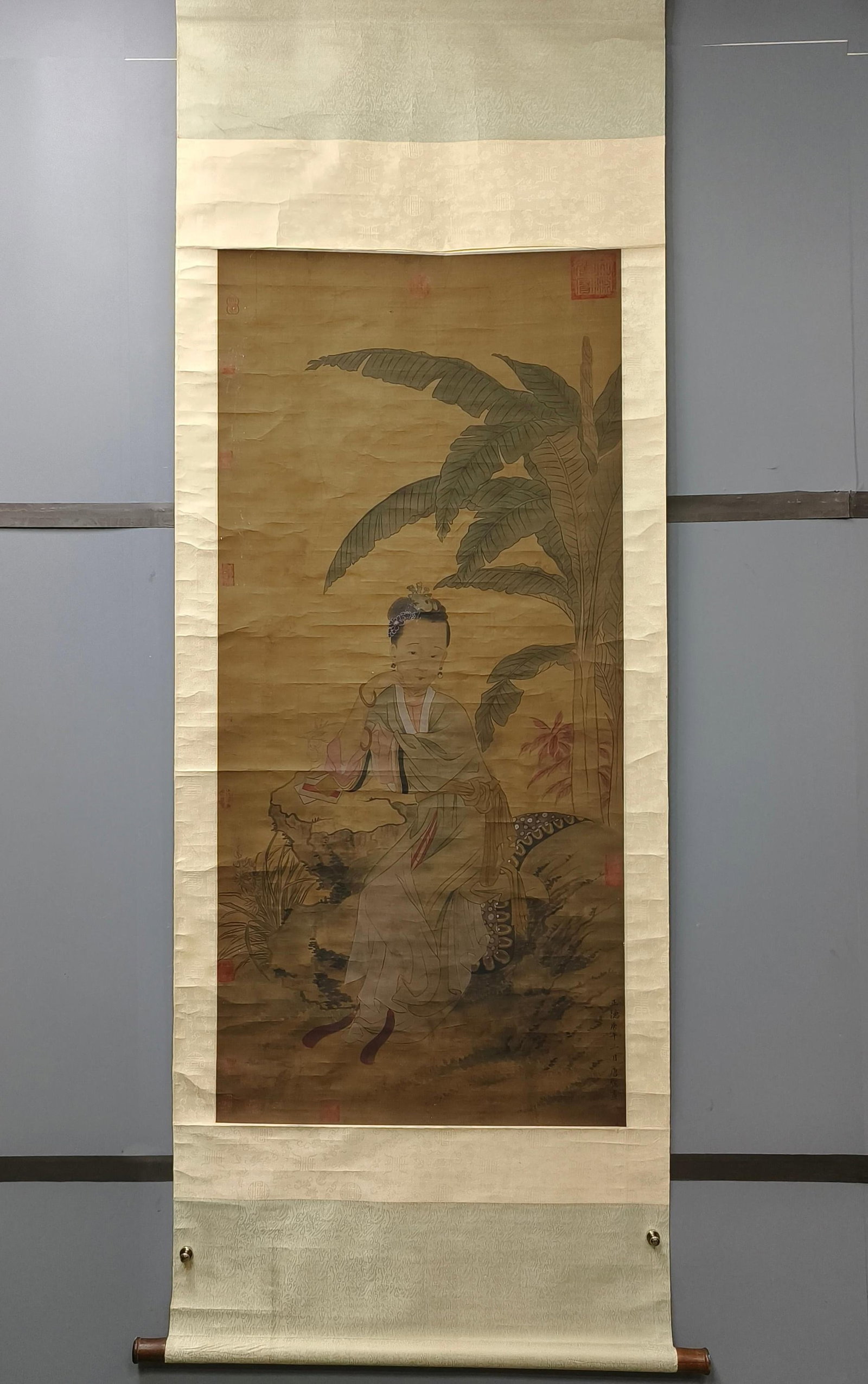 A Chinese Vertical Scroll Ink Painting of Figure on Paper: A Chinese Vertical Scroll Ink Painting of Figure on Paper,Tang Yin,Size:52.8inx24.4in 一幅中国水墨人物画立轴,唐寅
