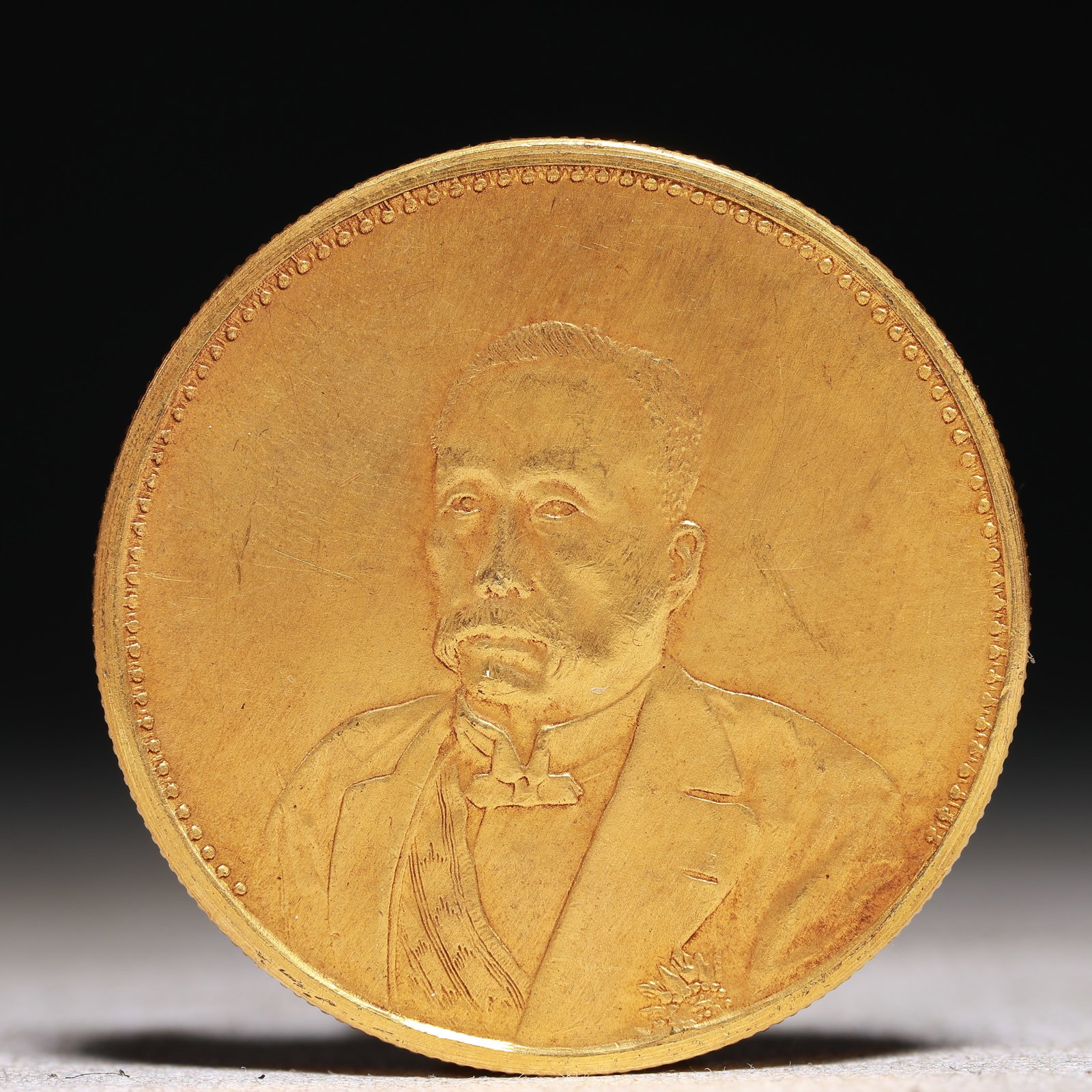 An Exquisite Sterling silver-Gilt gold Coin (1 of 2)