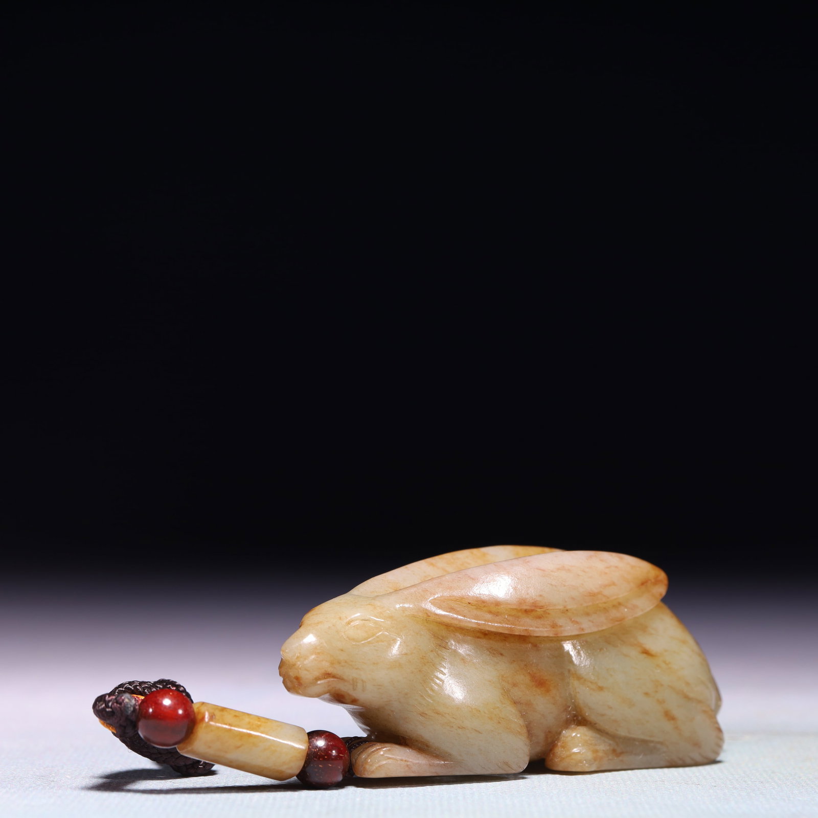An Exquisite White Jade Rabbit Ornament - 2