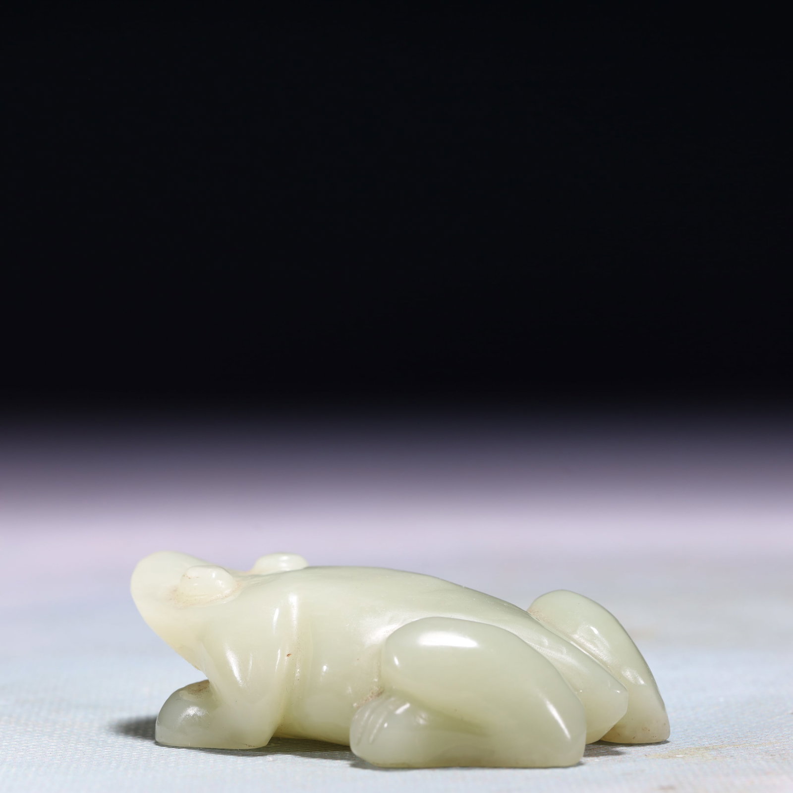 An Exquisite White Jade Frog Ornament - 5