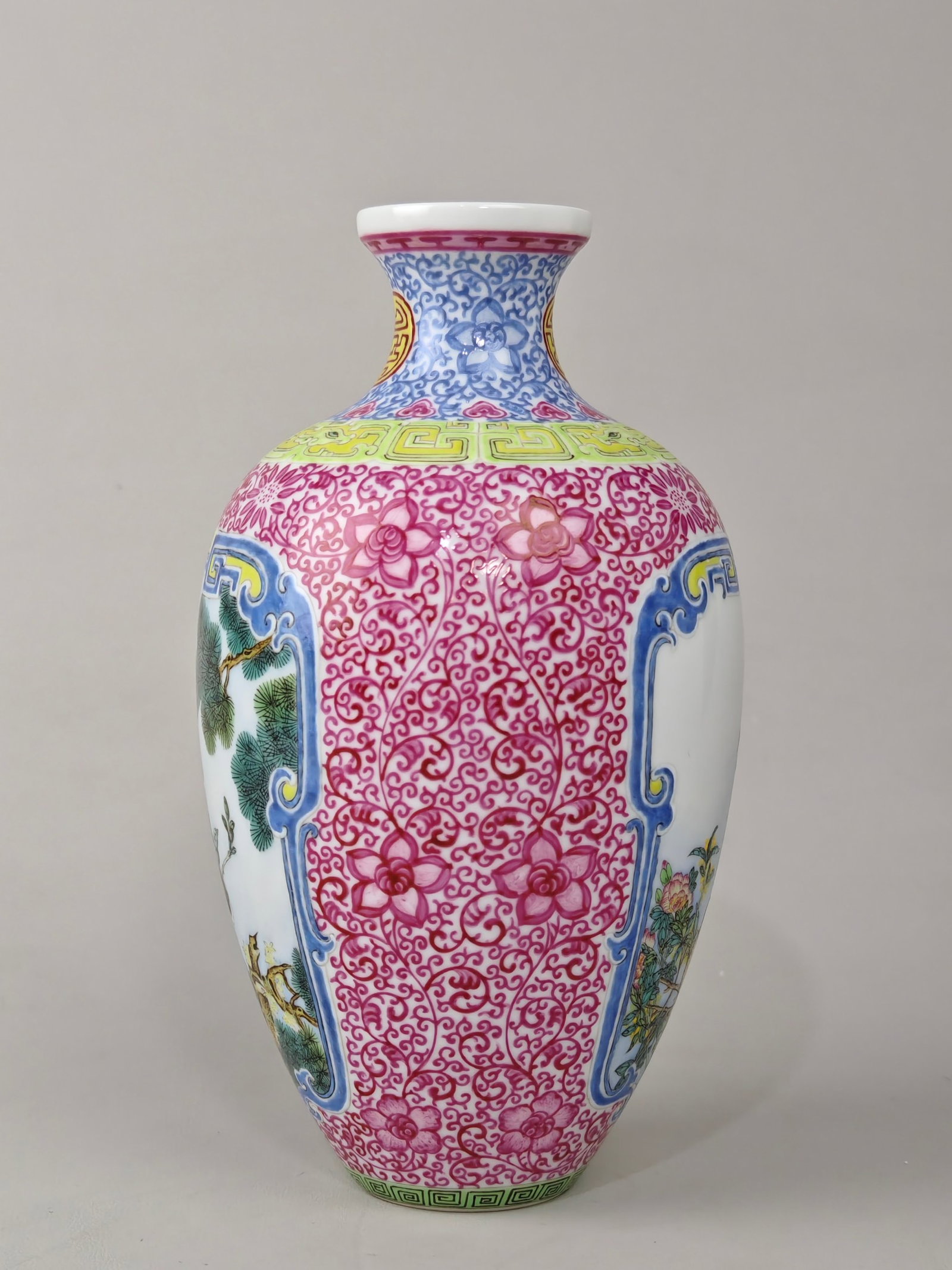 An Exquisite Enamel Ruby Red-Glazed Flower and Bird Pattern Vase - 2